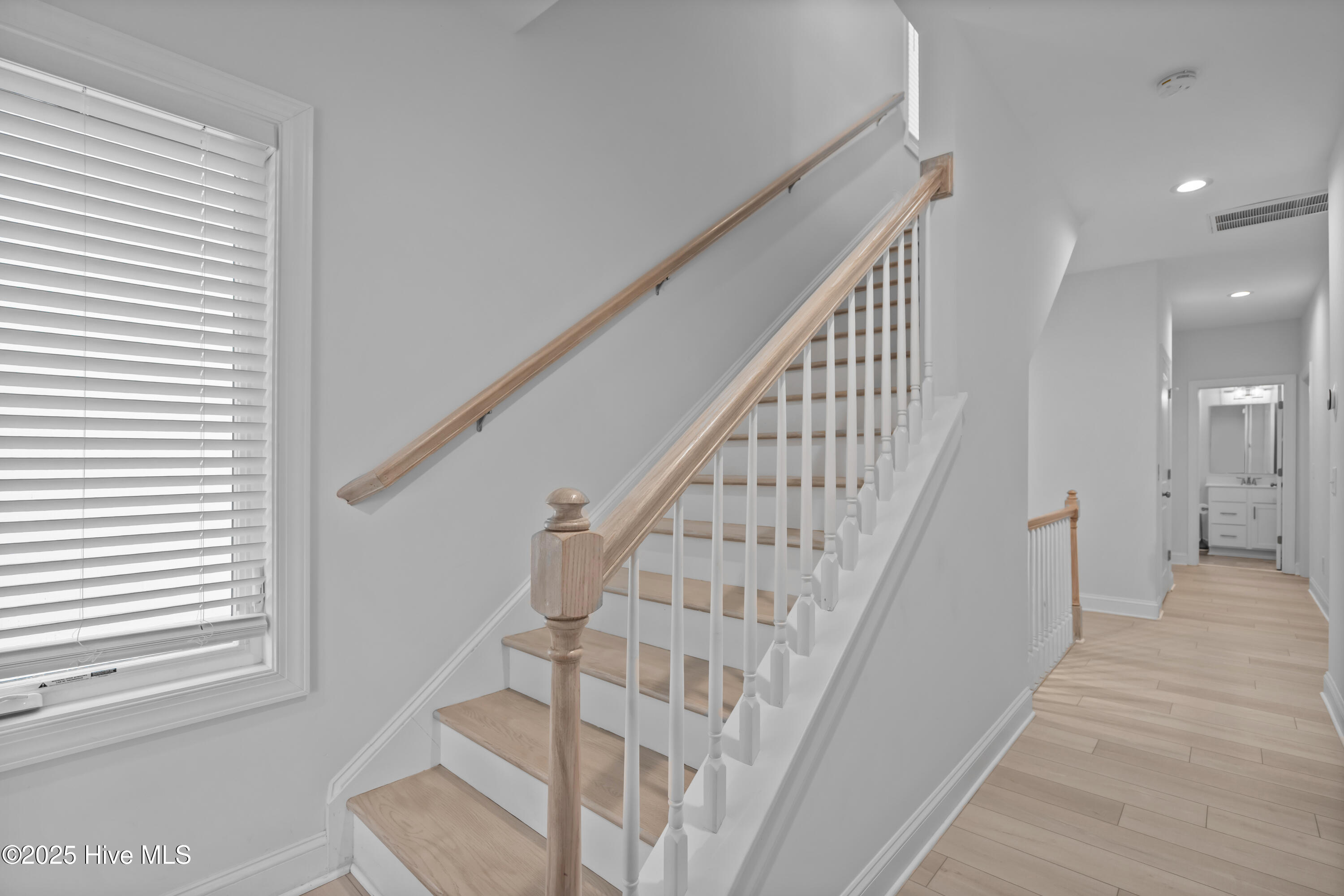 100517488 | Photo 21