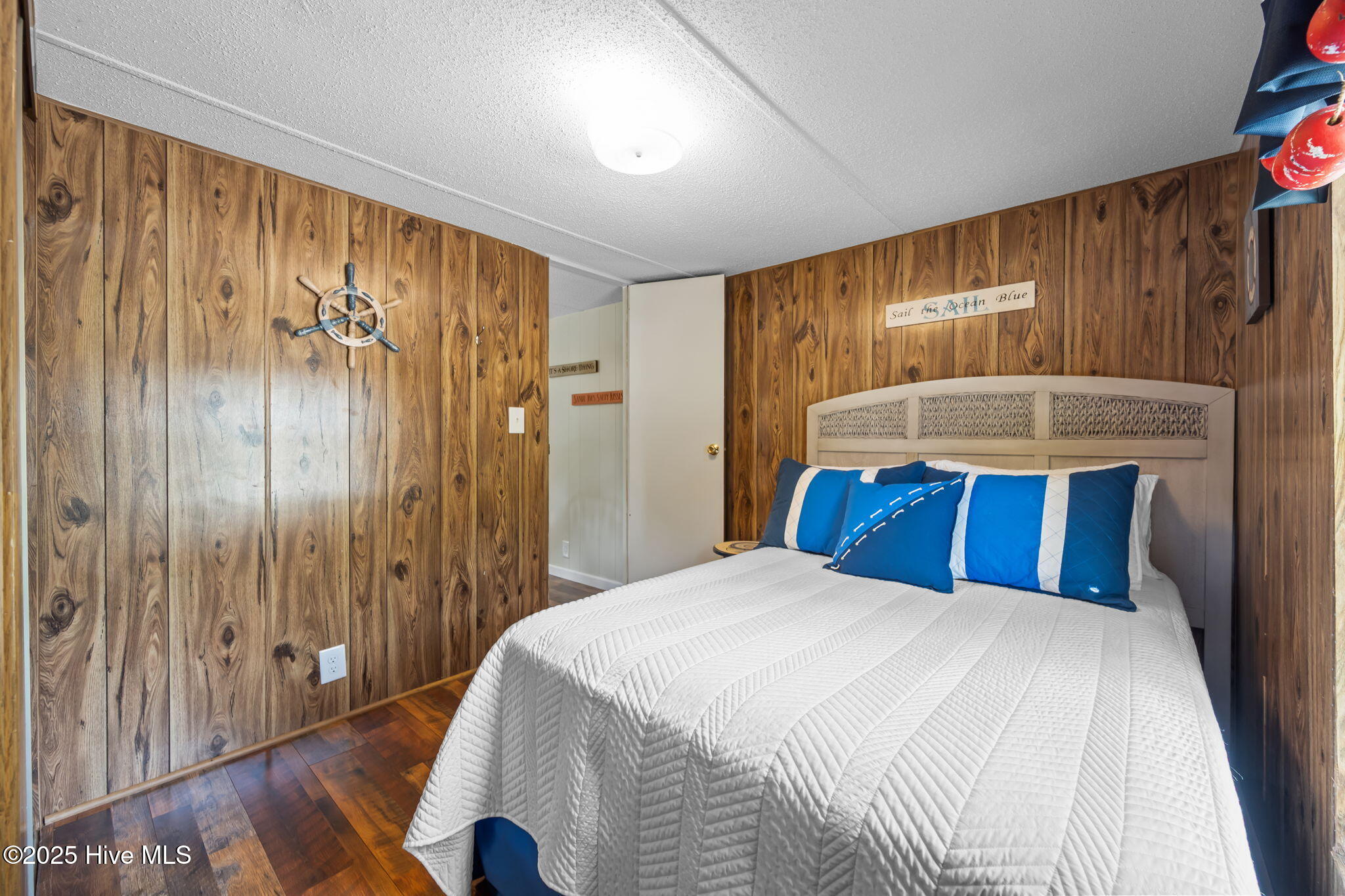 100535152 | Photo 32