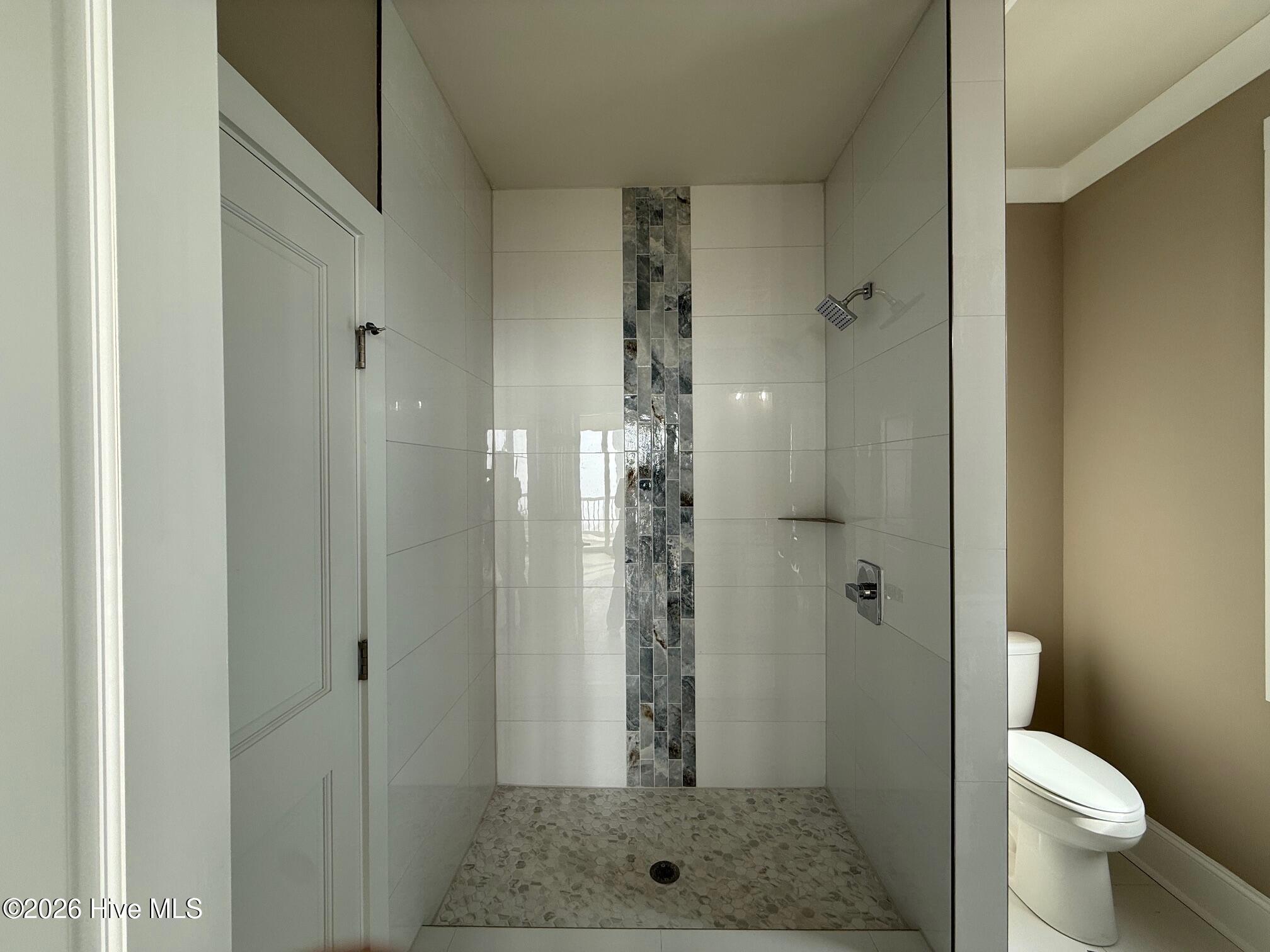 100554373 | Photo 22