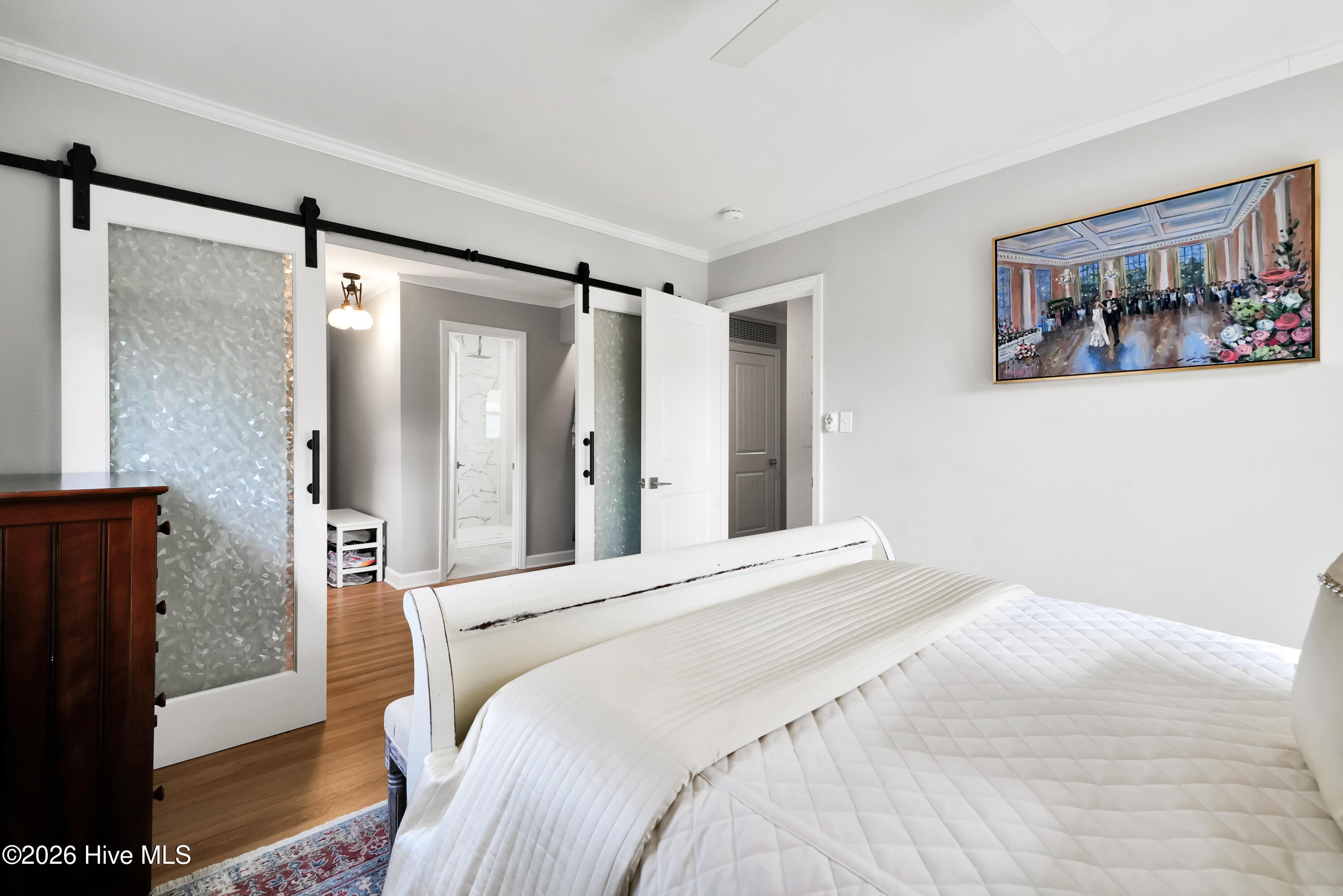 100557900 | Photo 23