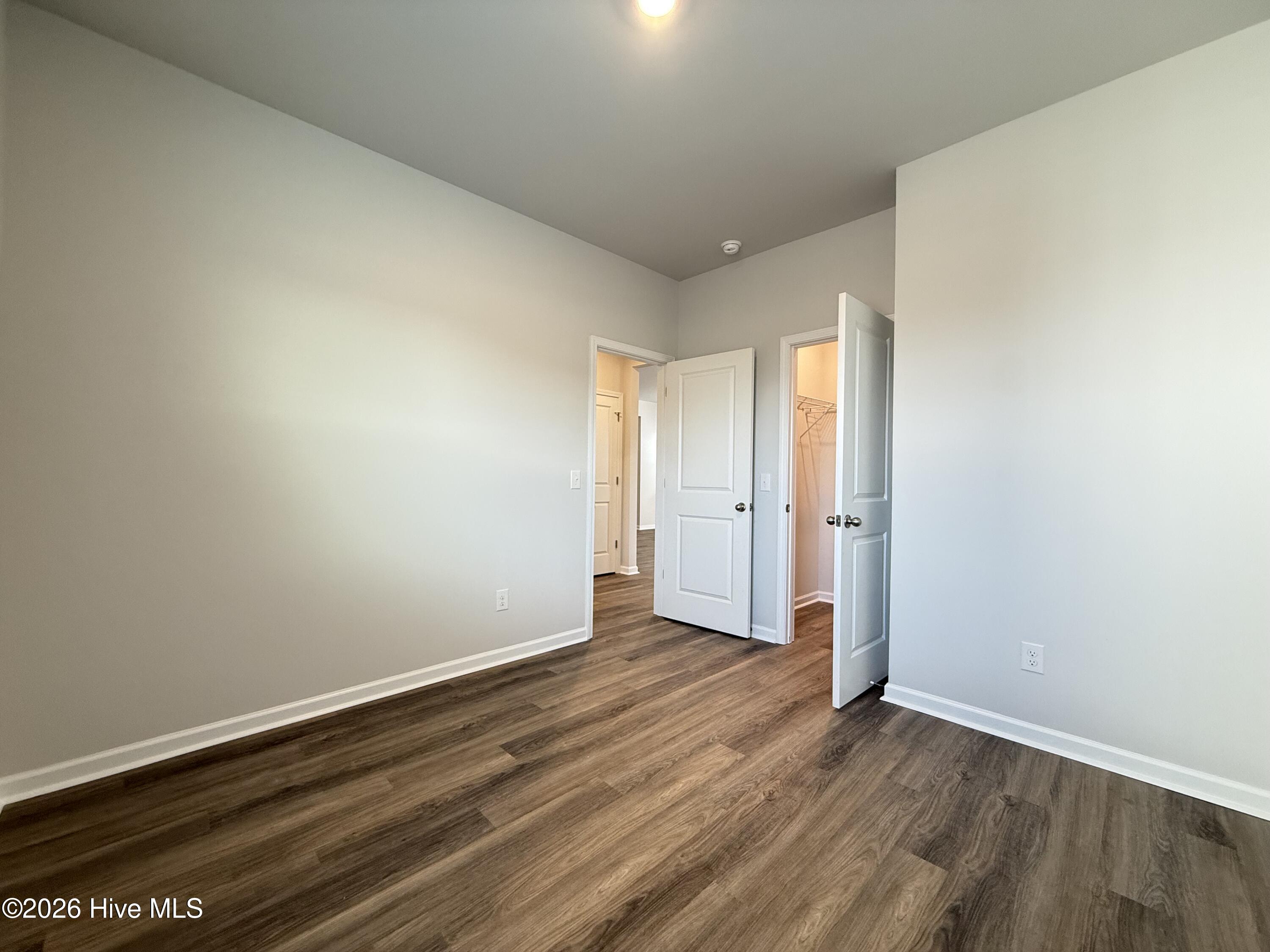 100525934 | Photo 11