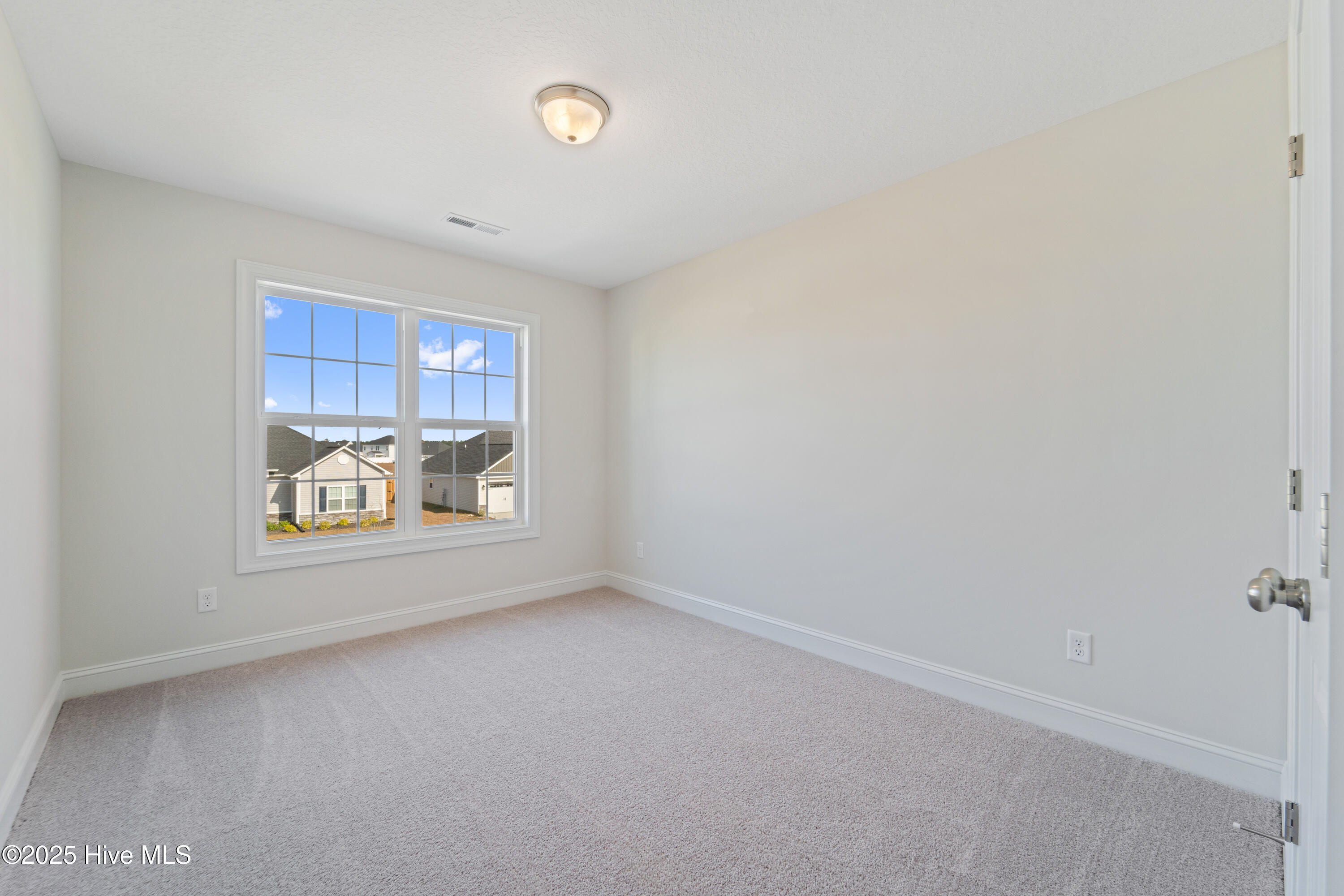 100519701 | Photo 27