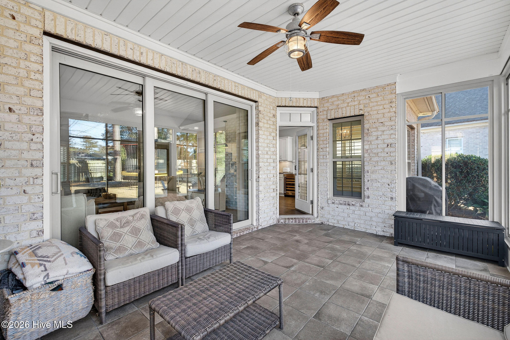 100554846 | Photo 37