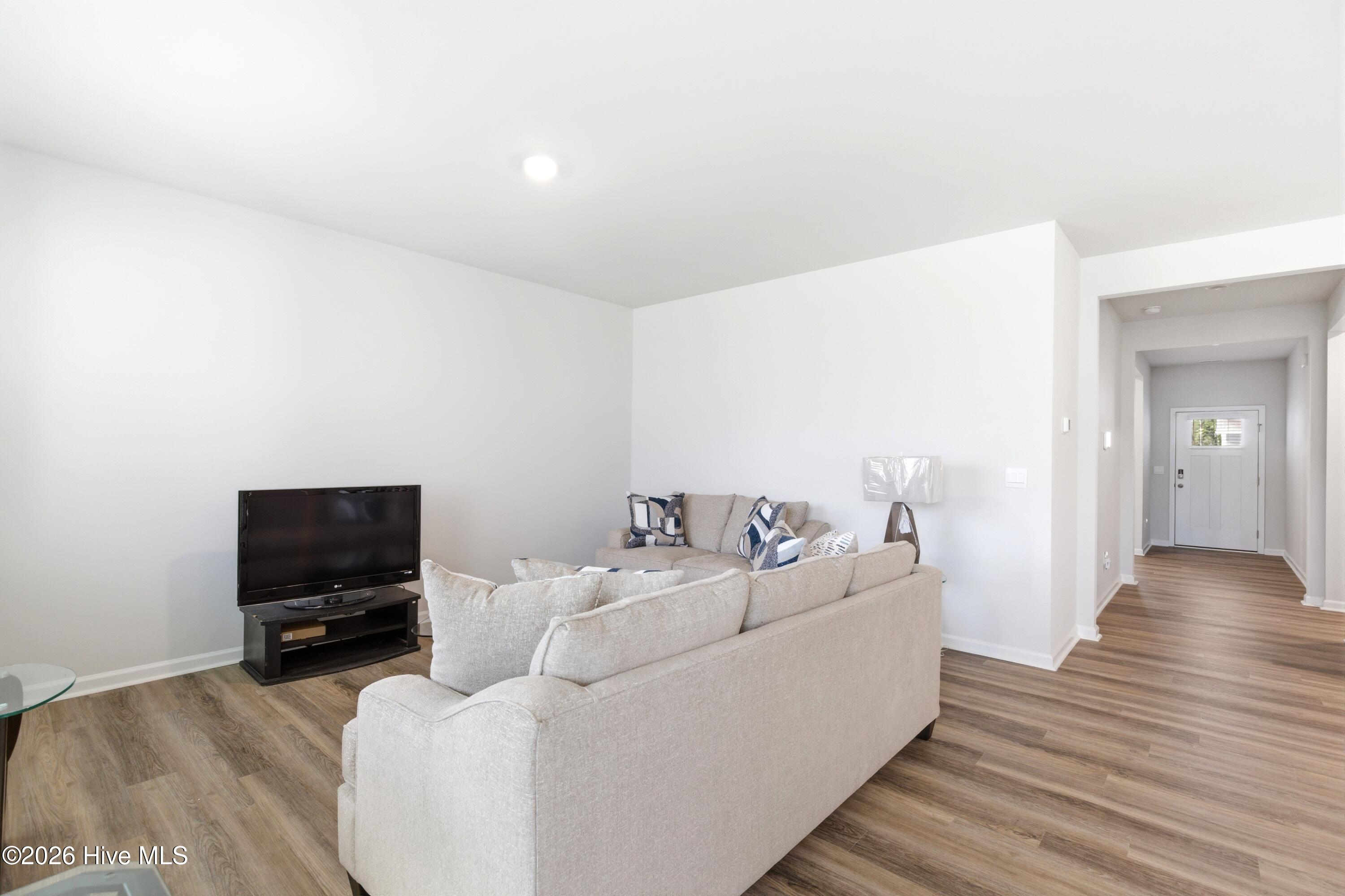 100563047 | Photo 20