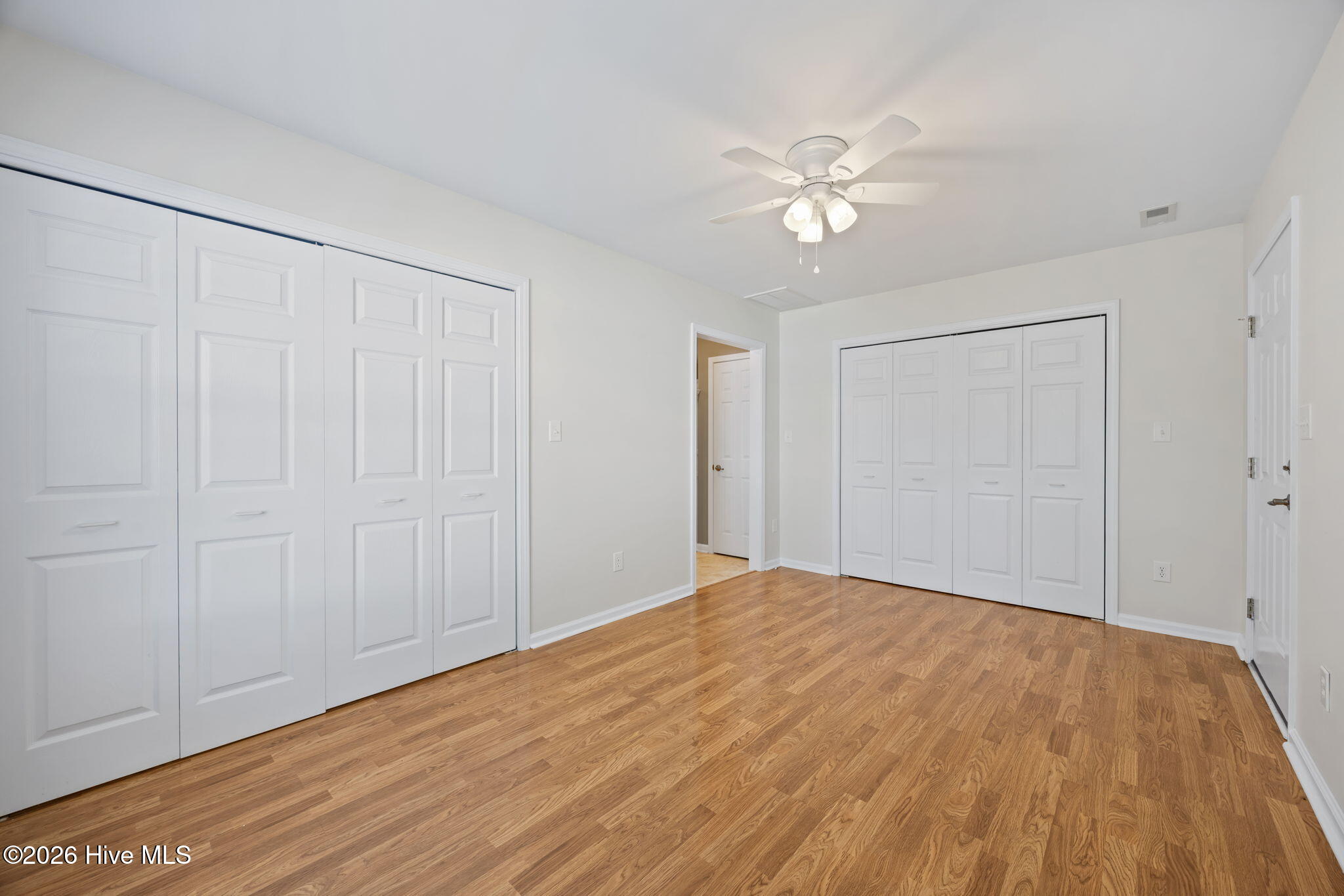 100560523 | Photo 30