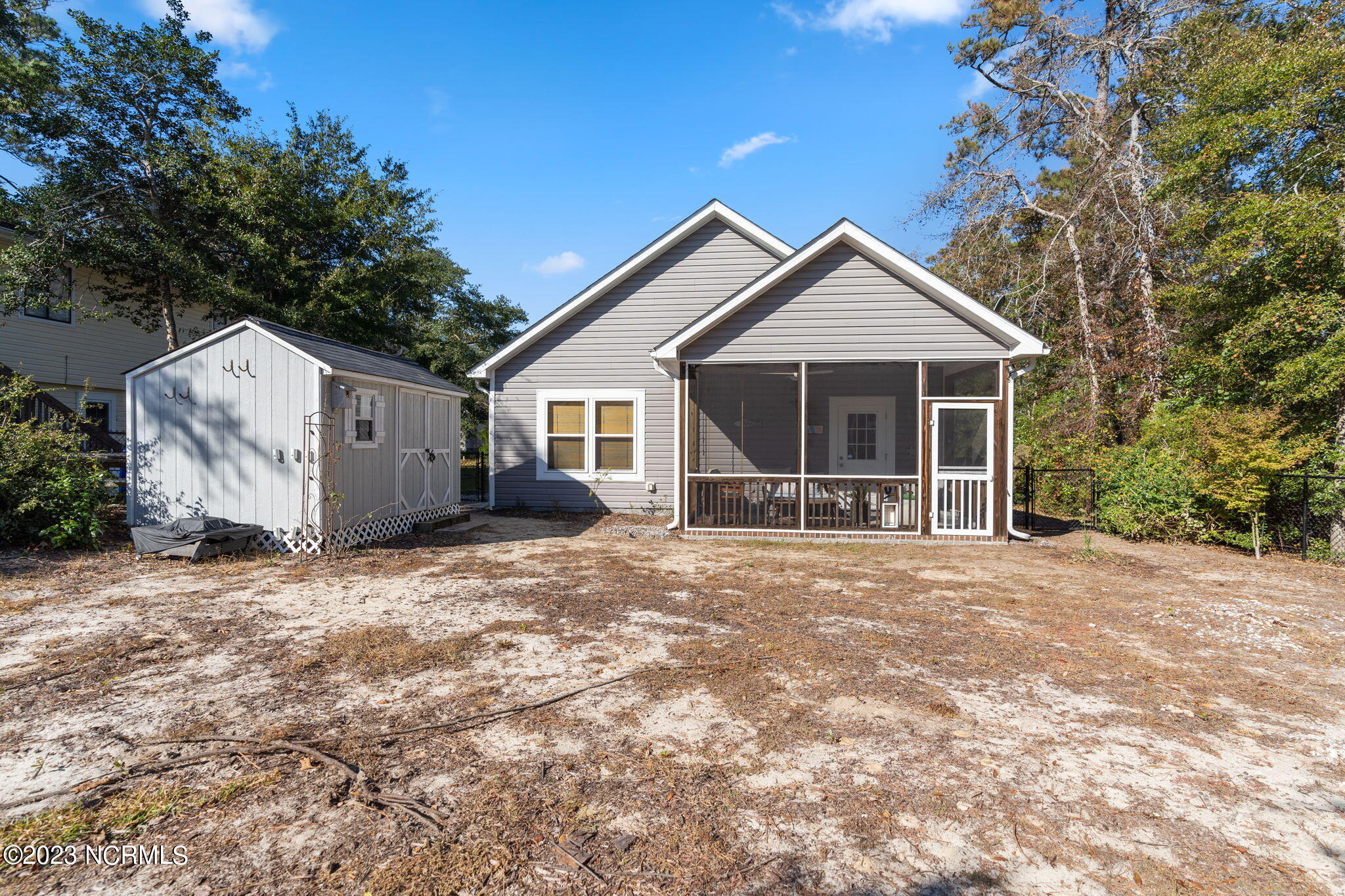 100568297 | Photo 28