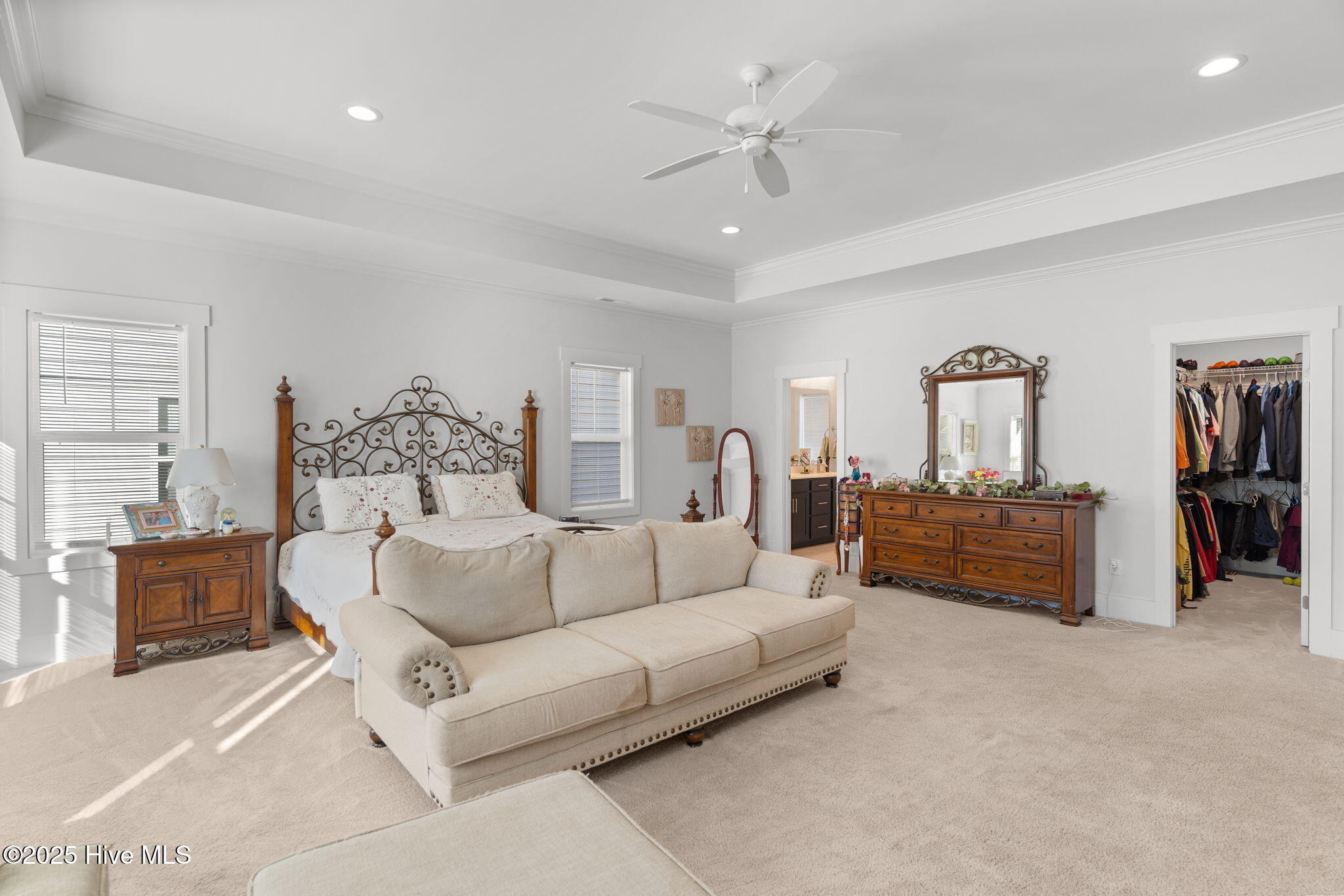 100536437 | Photo 16