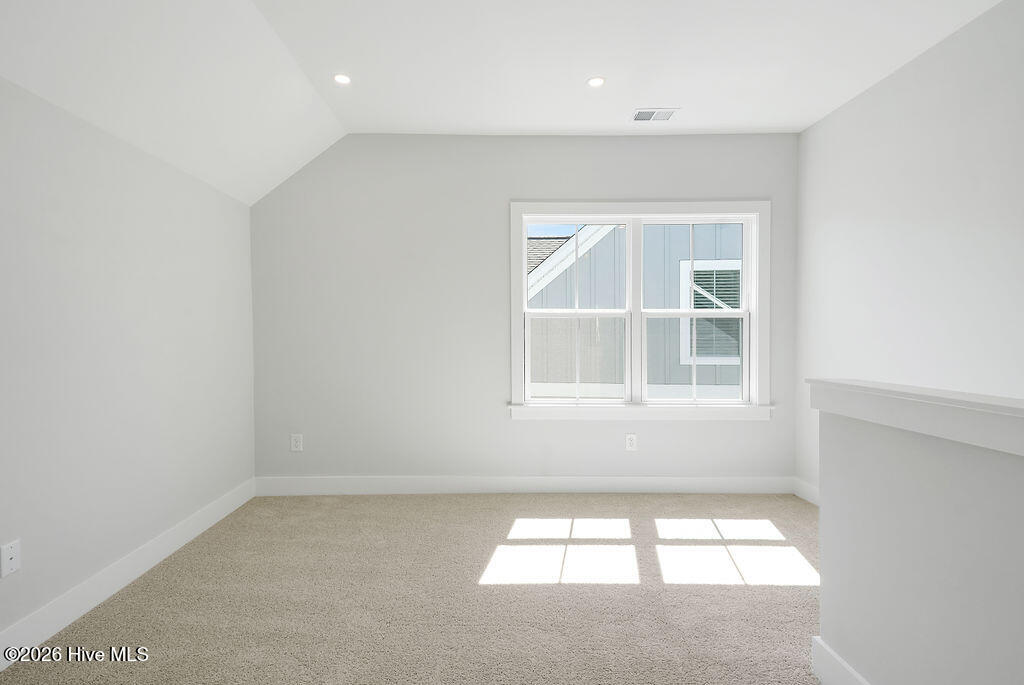 100558374 | Photo 40