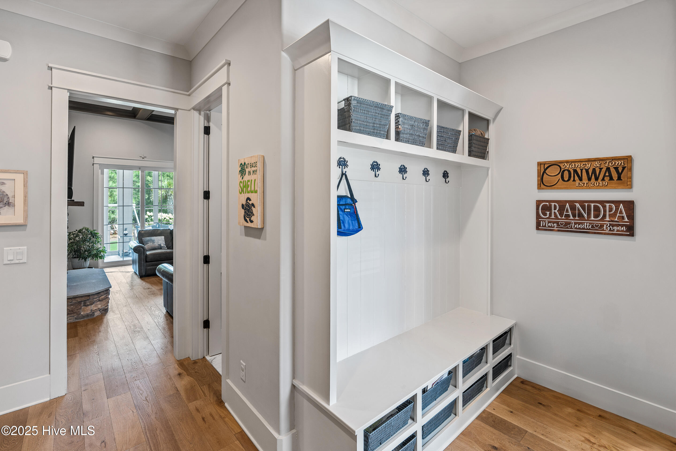 100554295 | Photo 37