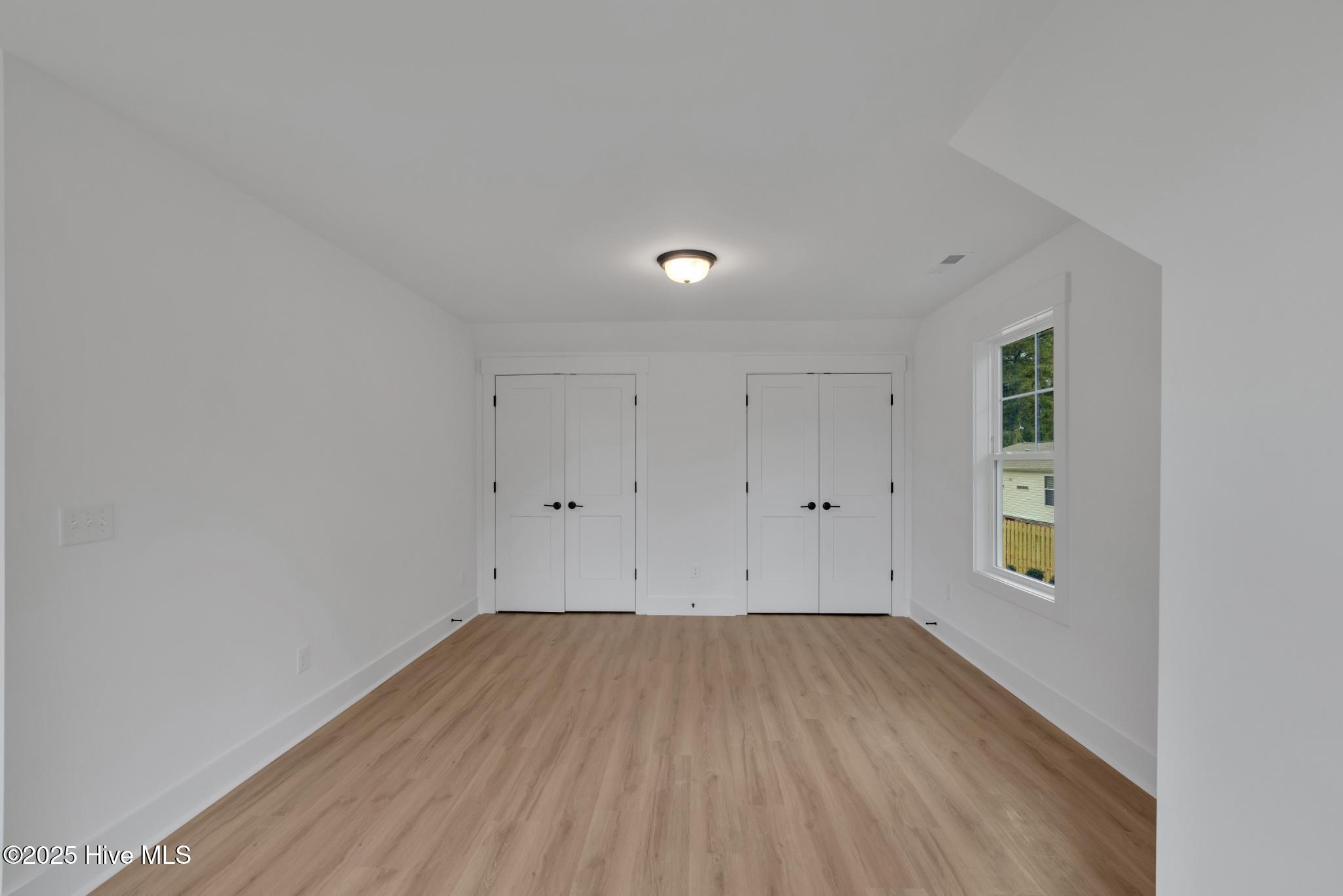 100537116 | Photo 28