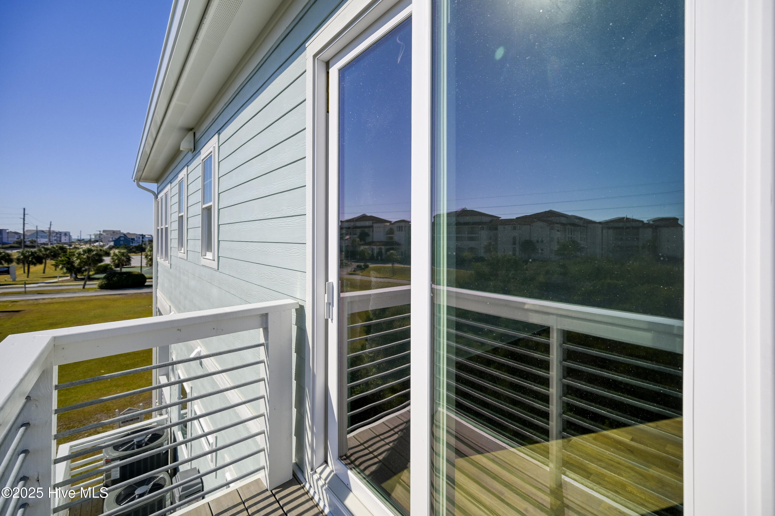 100516070 | Photo 65