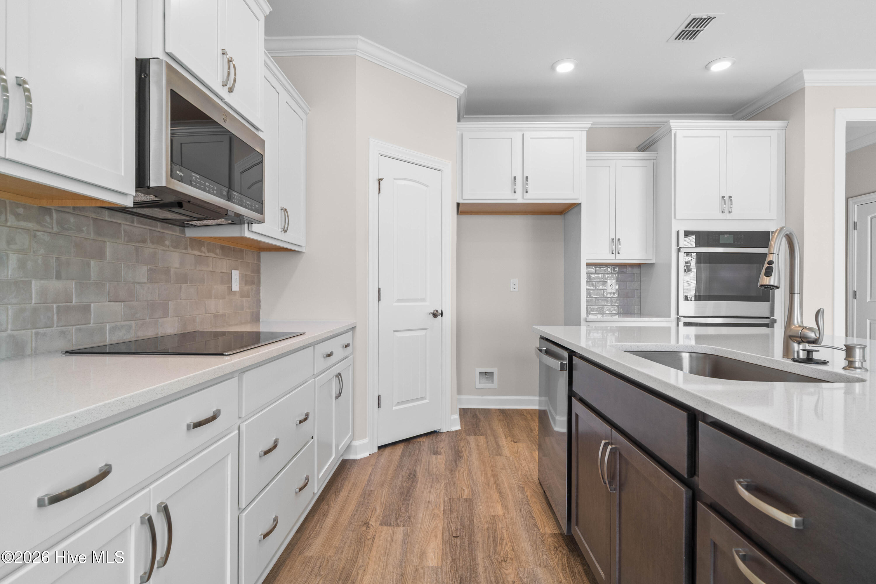 100493407 | Photo 16