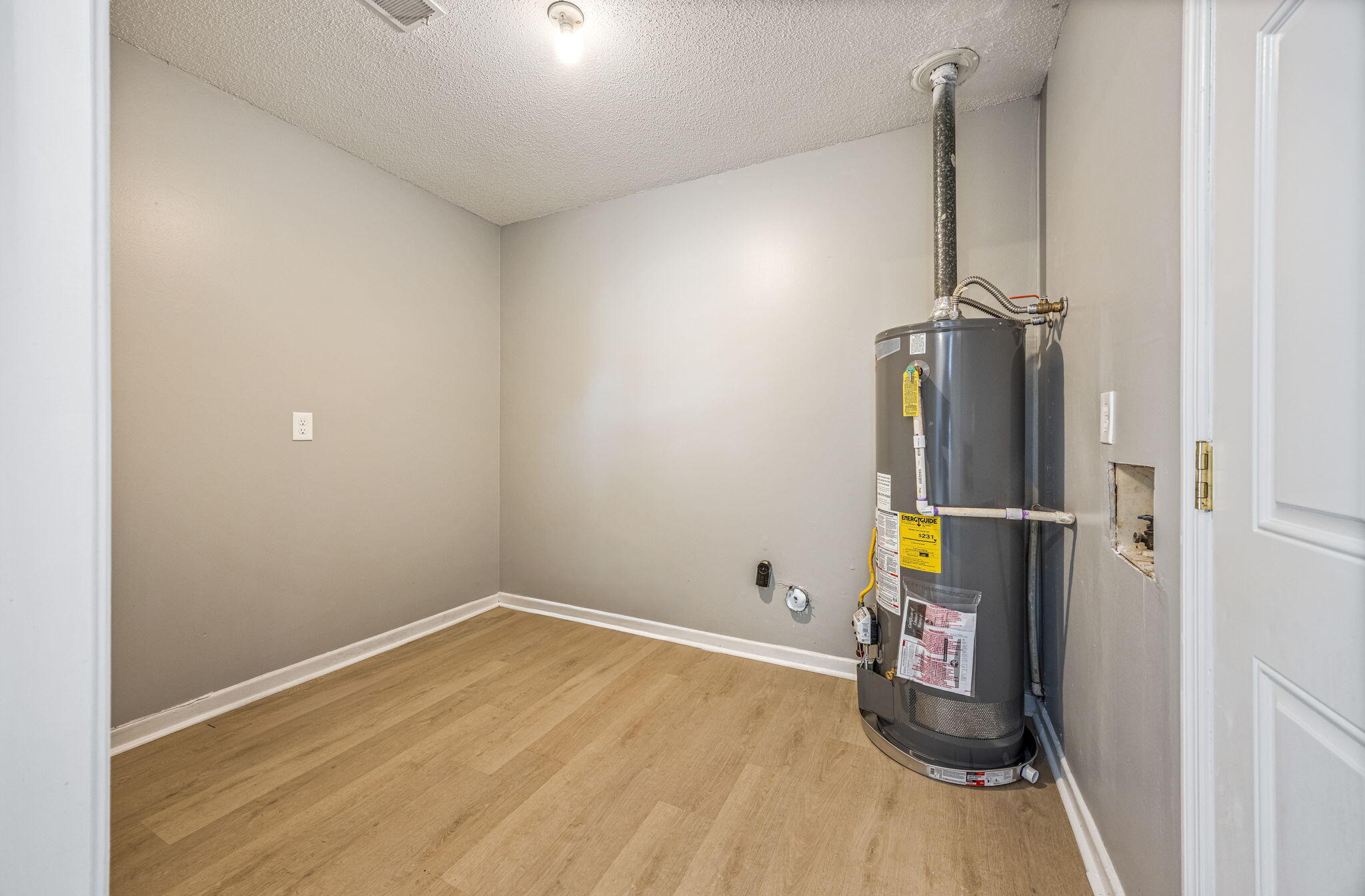 28-web-or-mls-2965 Meadowbrook Drive-07