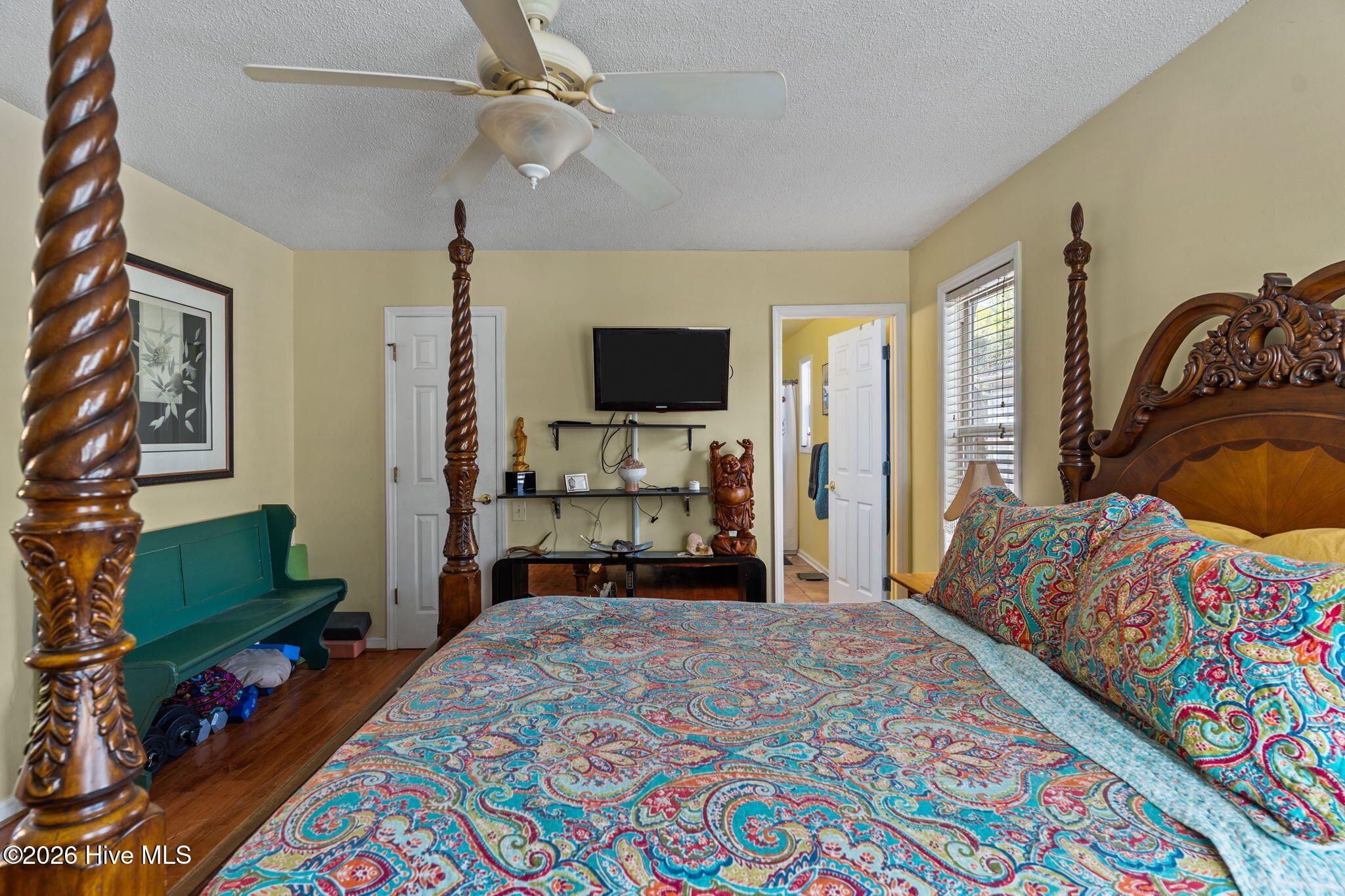 100564458 | Photo 33