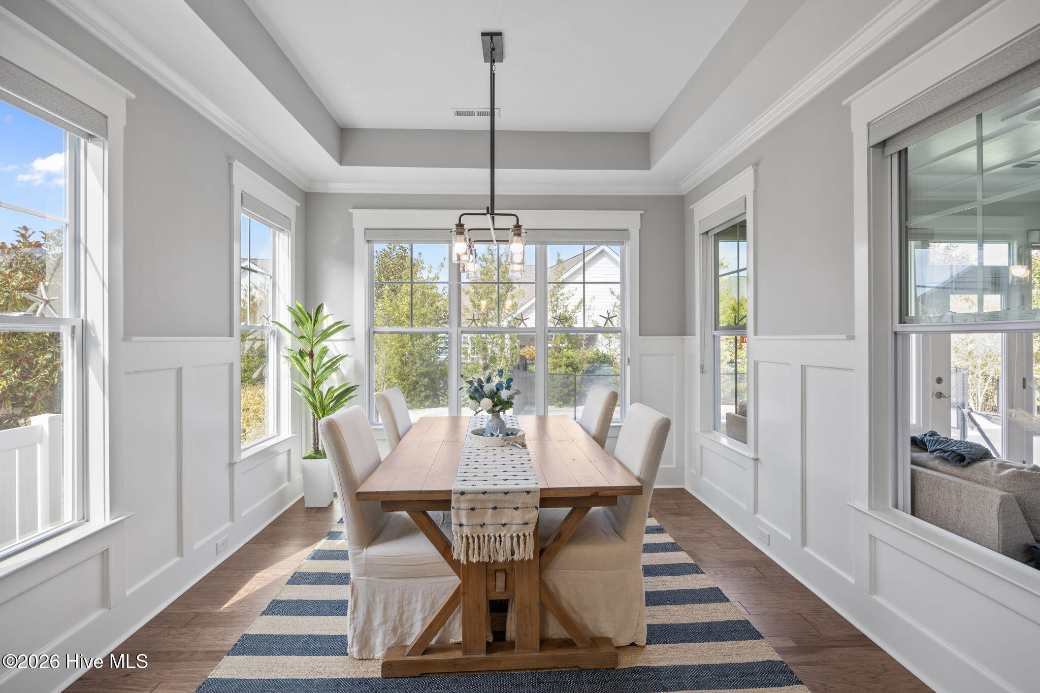 100563042 | Photo 17