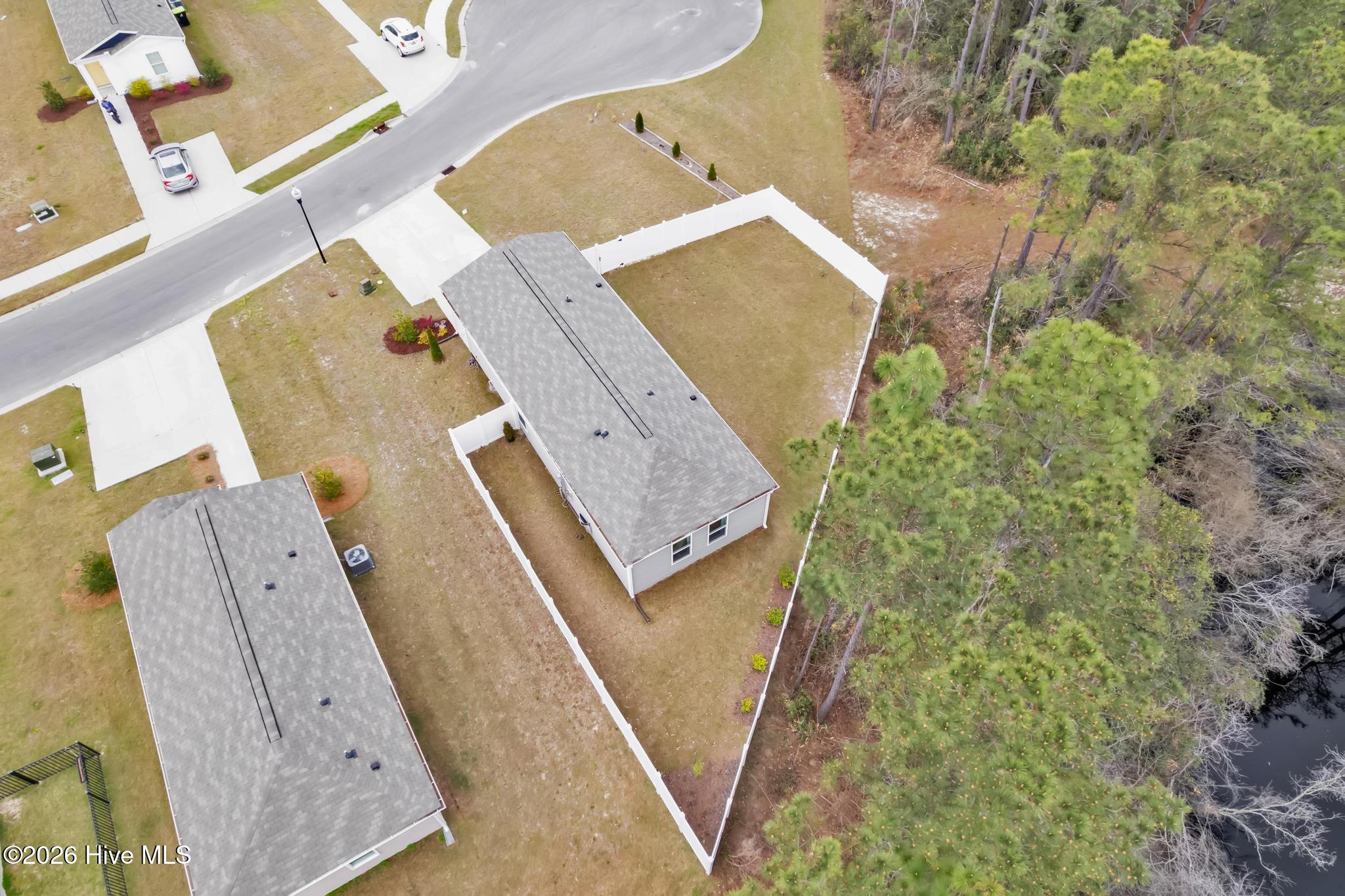 100563987 | Photo 39