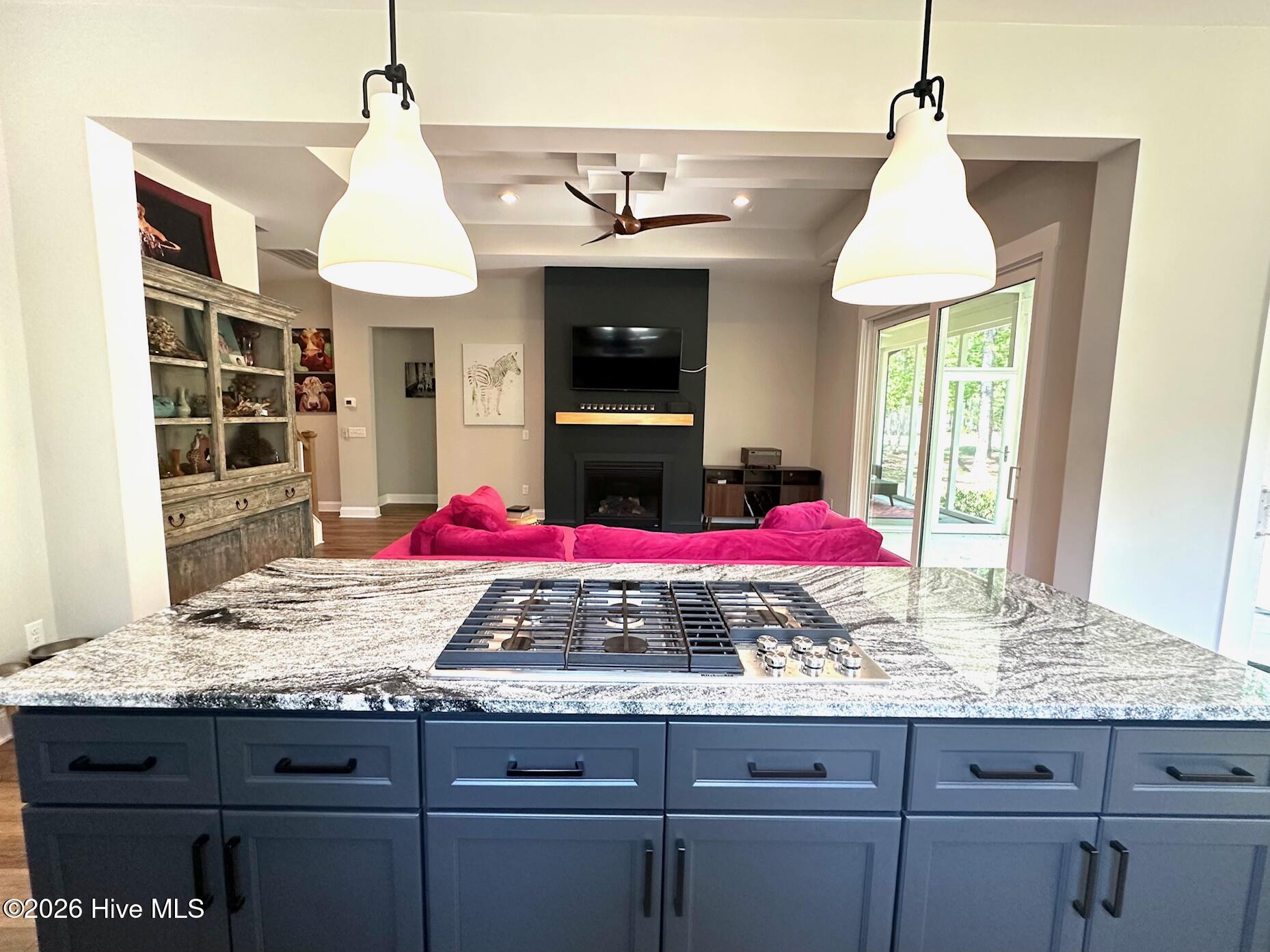 100565130 | Photo 13