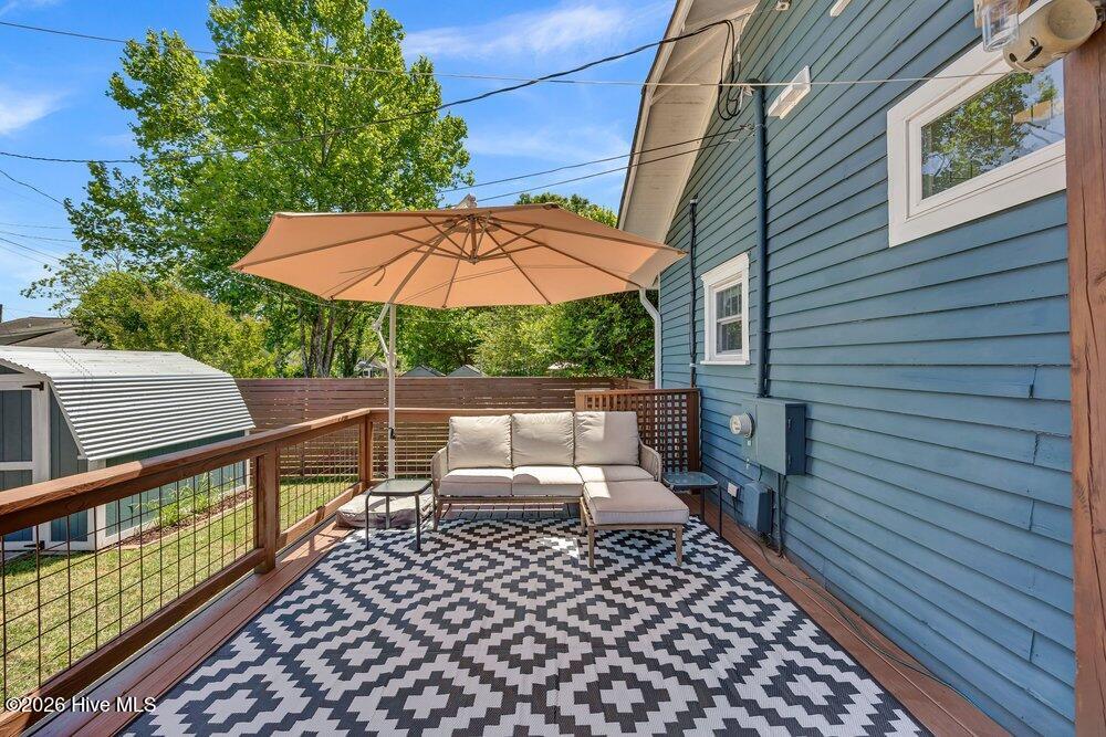 100568579 | Photo 25