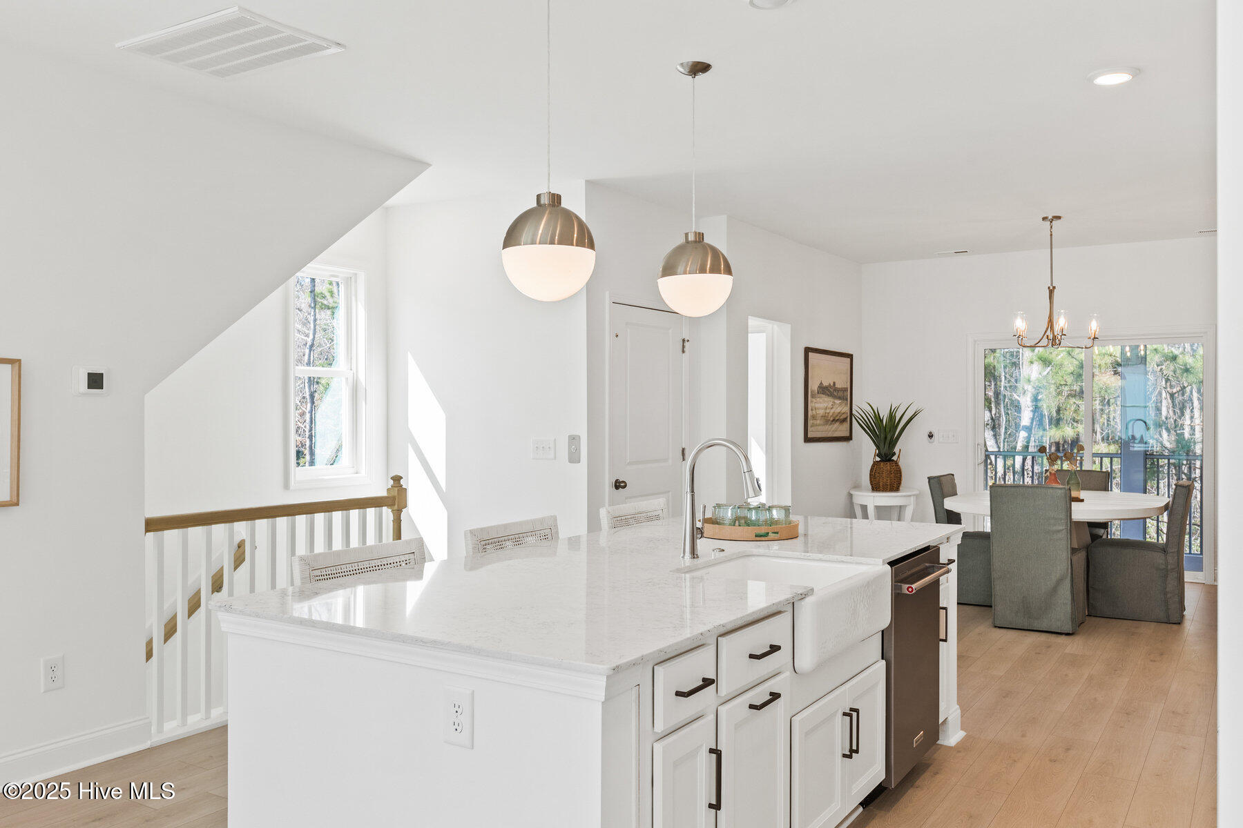 100499028 | Photo 13