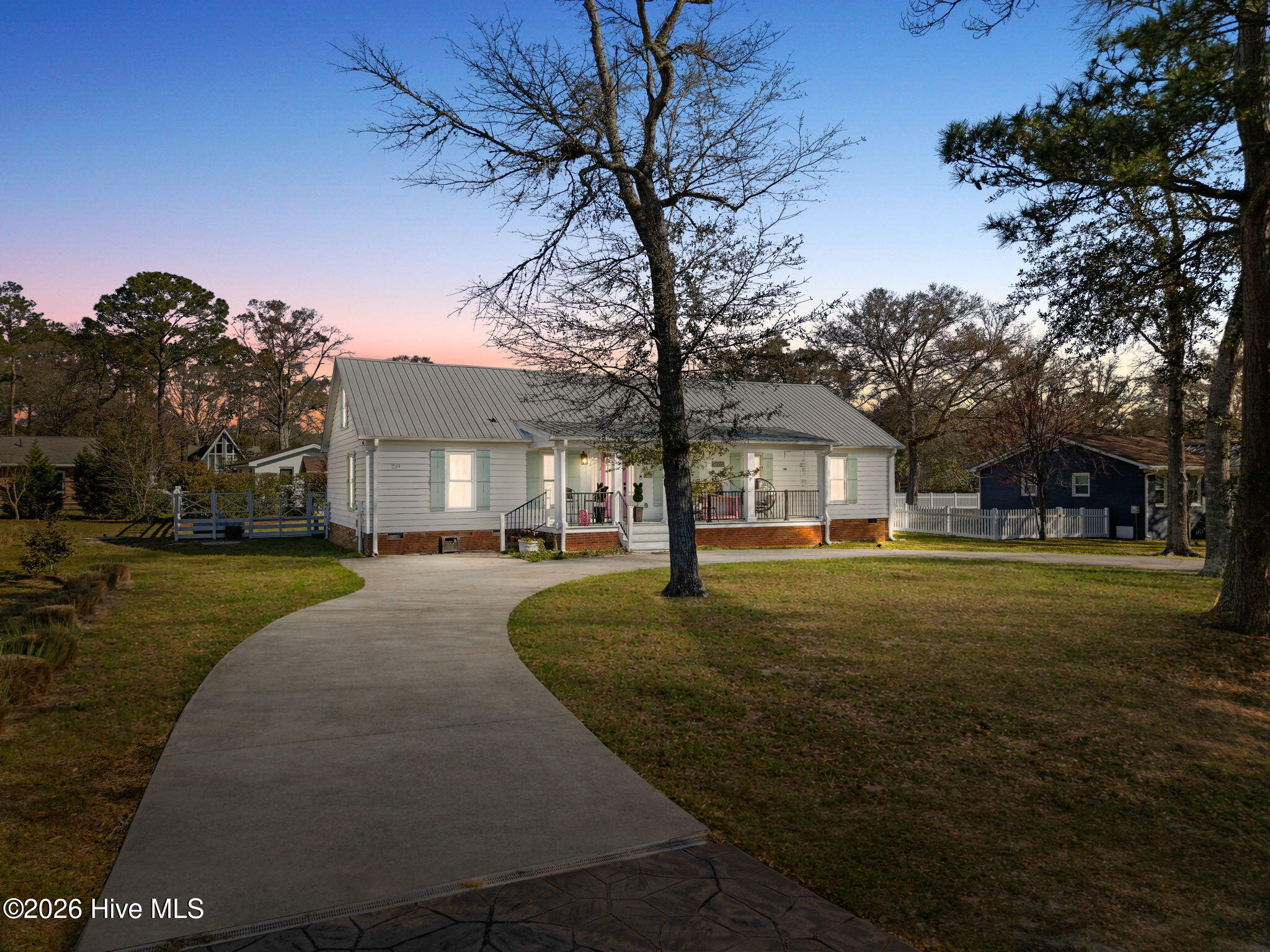 100562668 | Photo 46