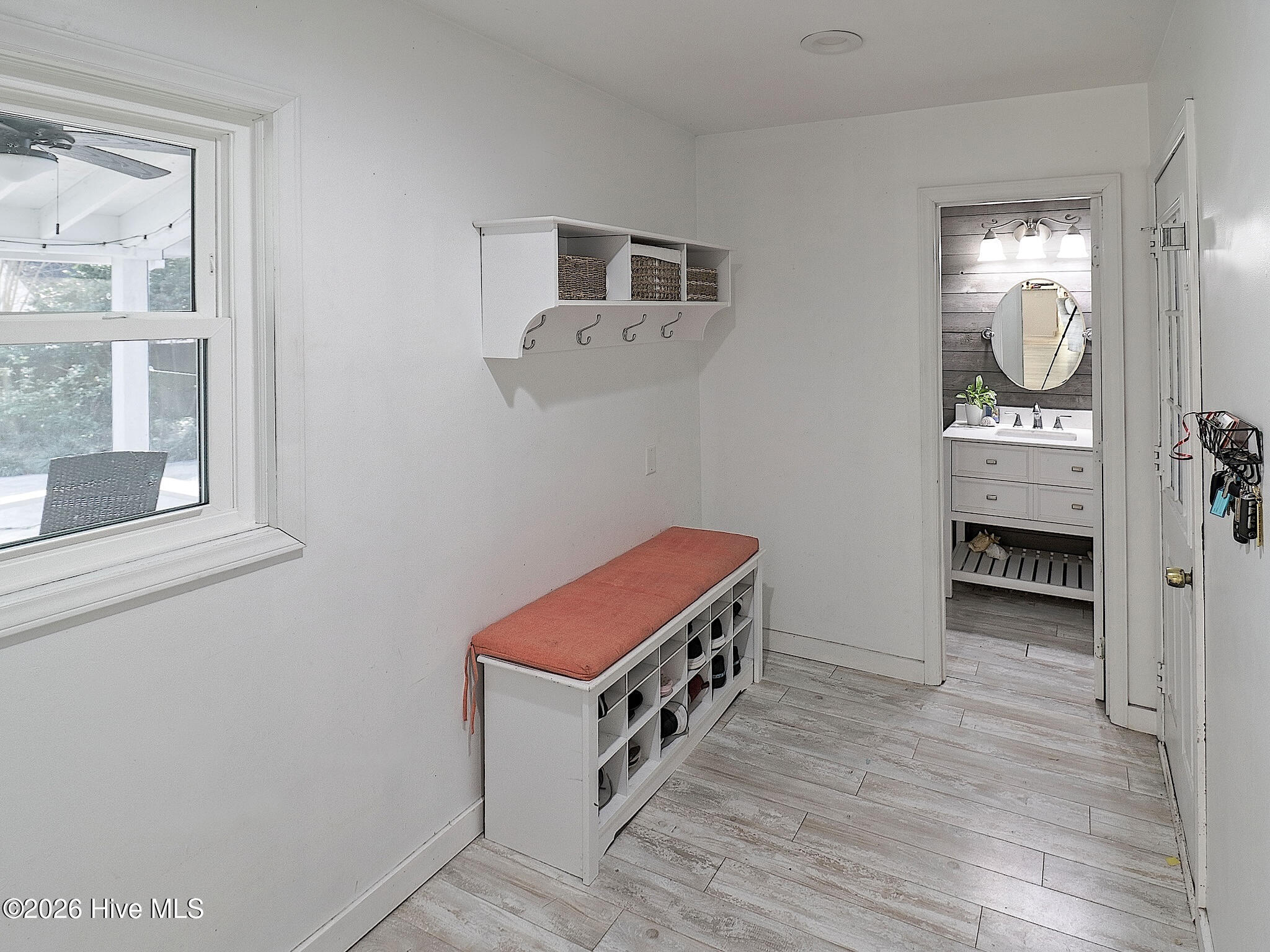 100554286 | Photo 23