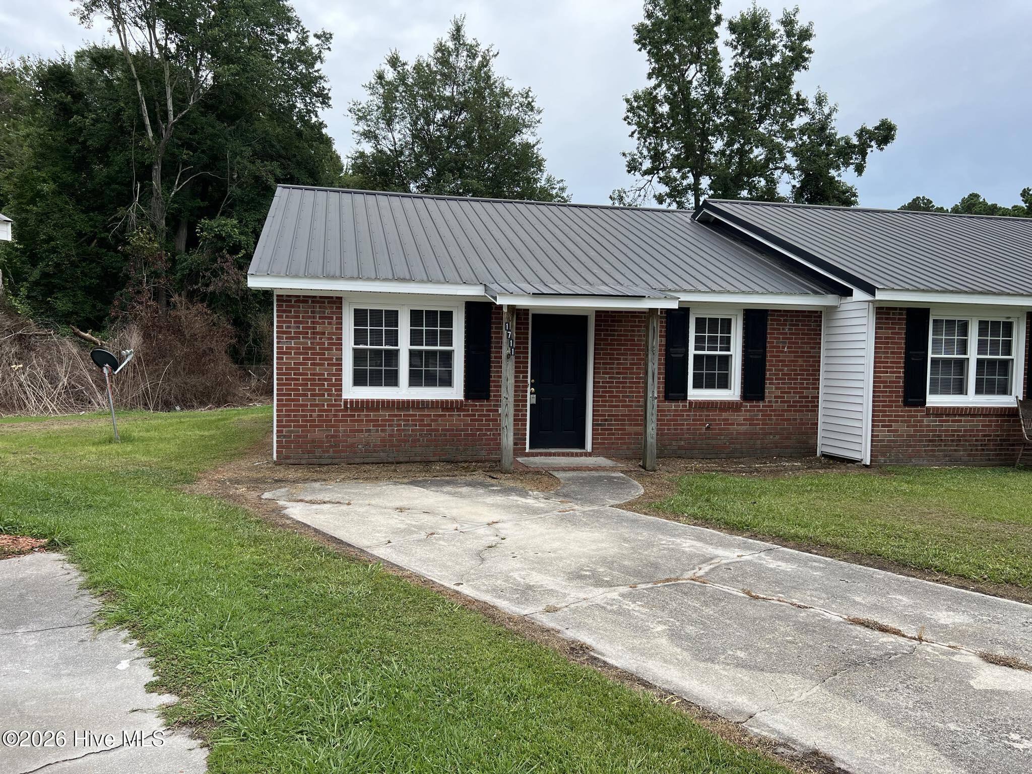 1711 Wine Press, Midway Park, North Carolina, 2 Bedroom Bedrooms, 4 Room Rooms,1 BathroomBathrooms,Duplex,For sale,Wine Press,100605045 1711 Wine Press, Midway Park, North Carolina, 2 Bedroom Bedrooms, 4 Room Rooms,1 BathroomBathrooms,Duplex,For sale,Wine Press,100605045