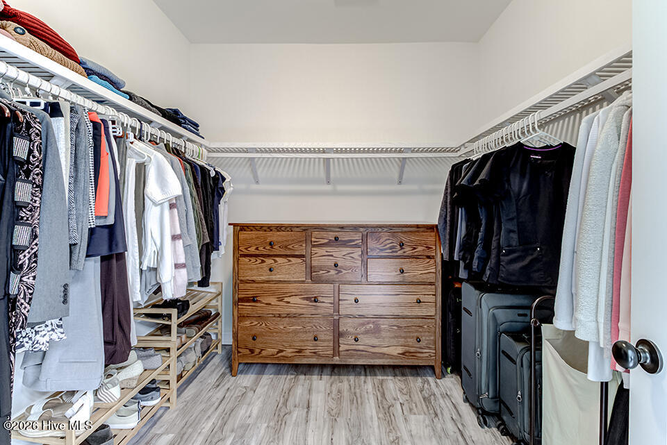 100562177 | Photo 12