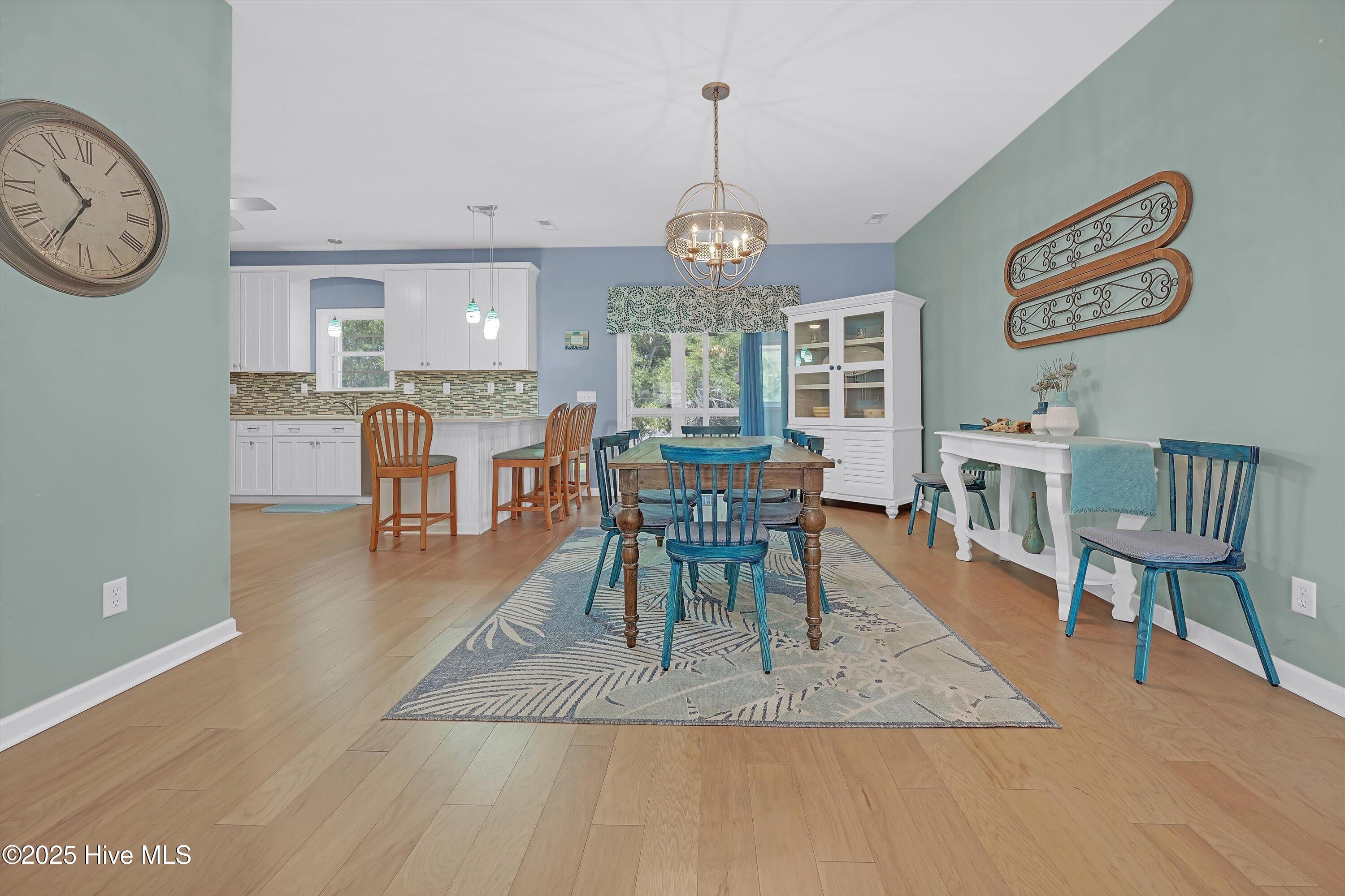 100541336 | Photo 12