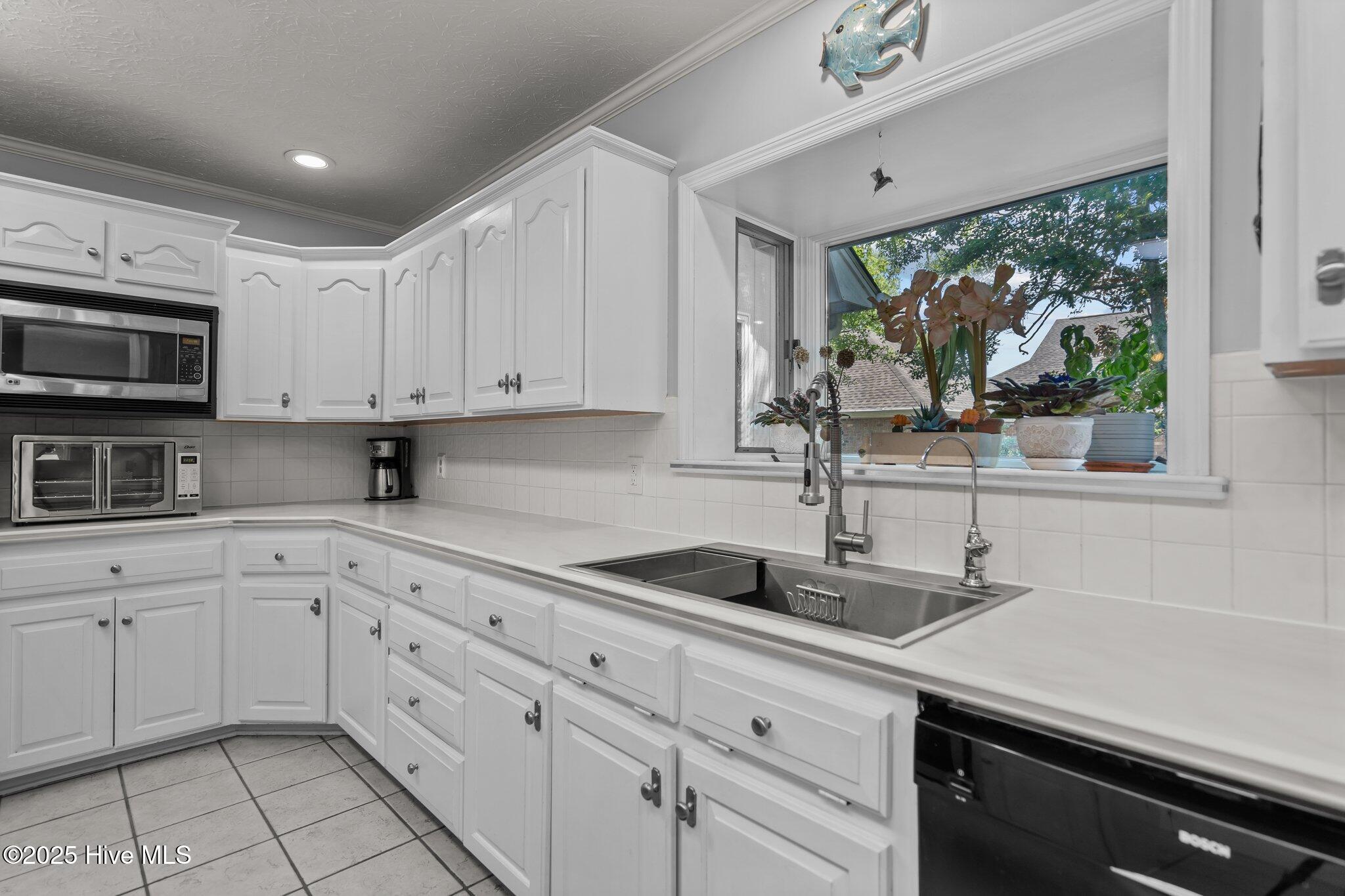 100524429 | Photo 28