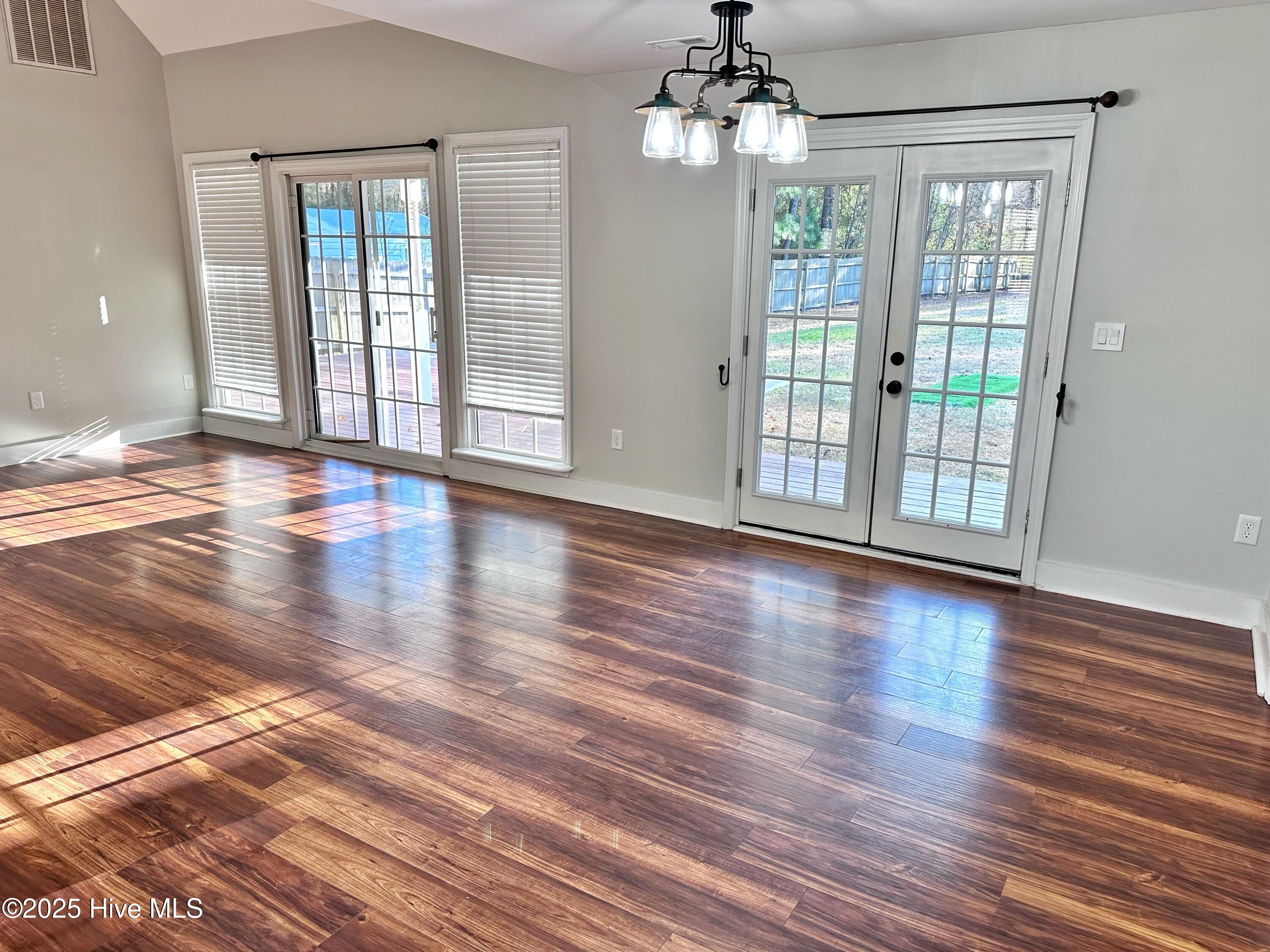 100534711 | Photo 10