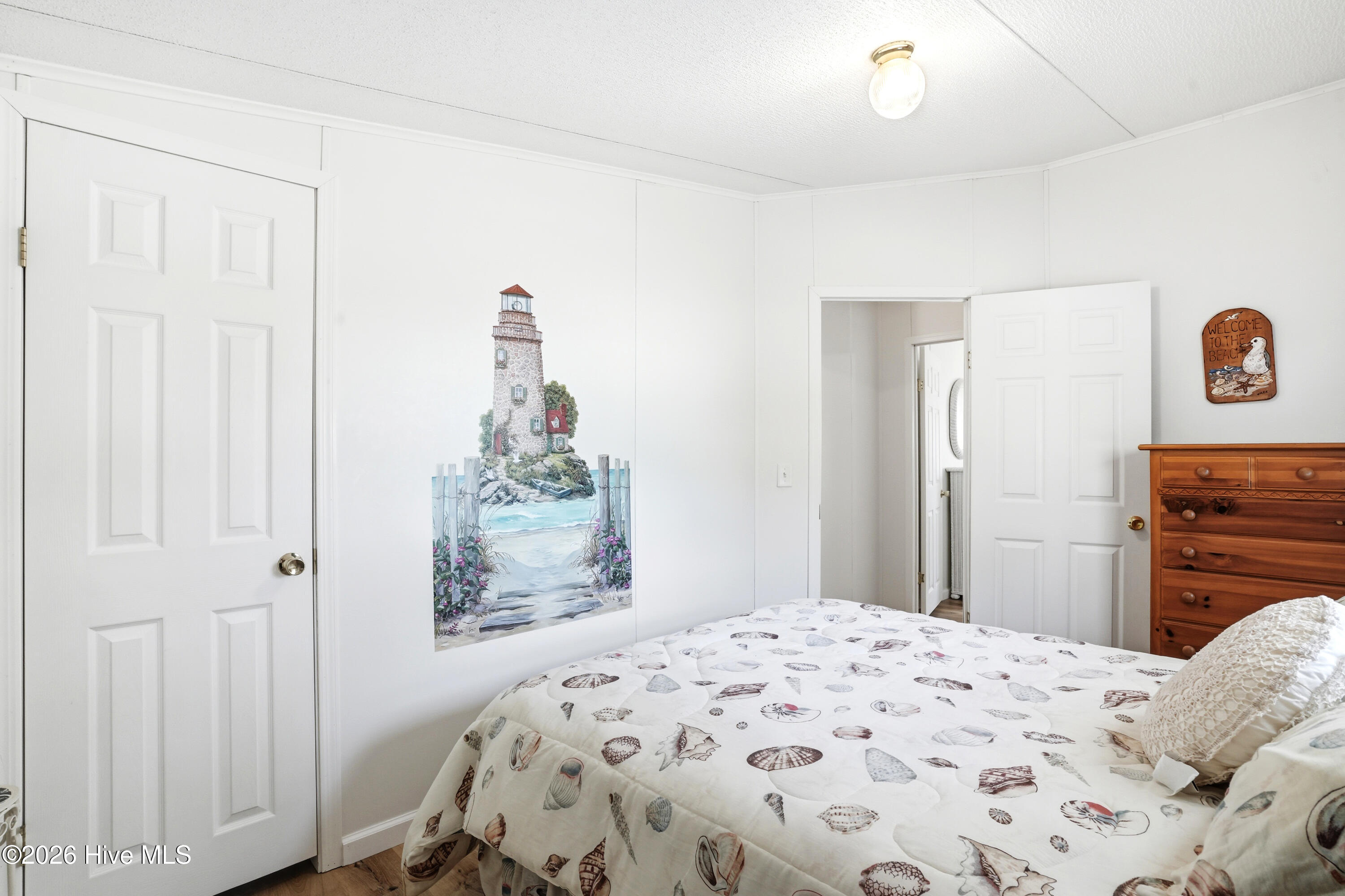 100565641 | Photo 35