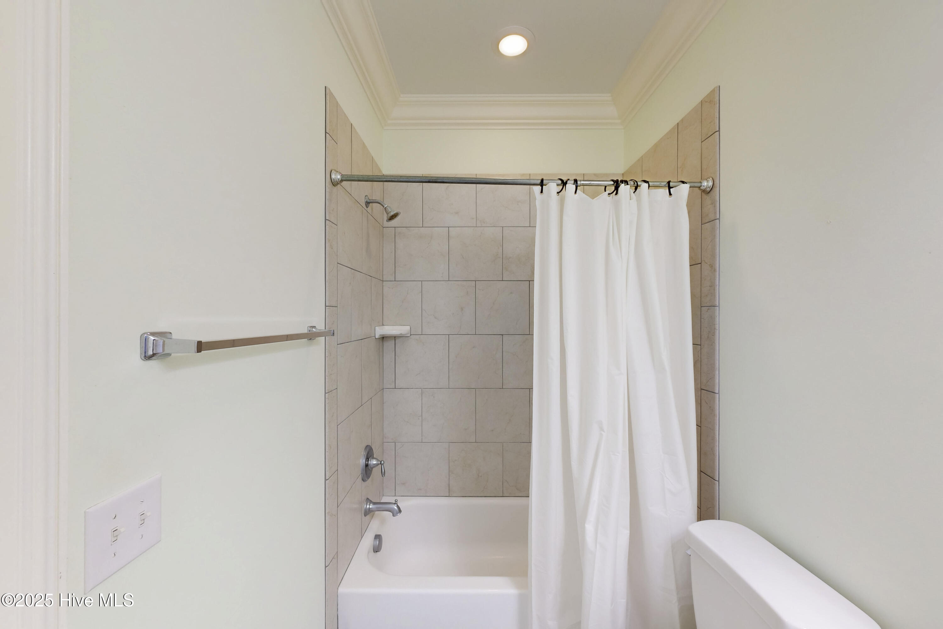 100492719 | Photo 59