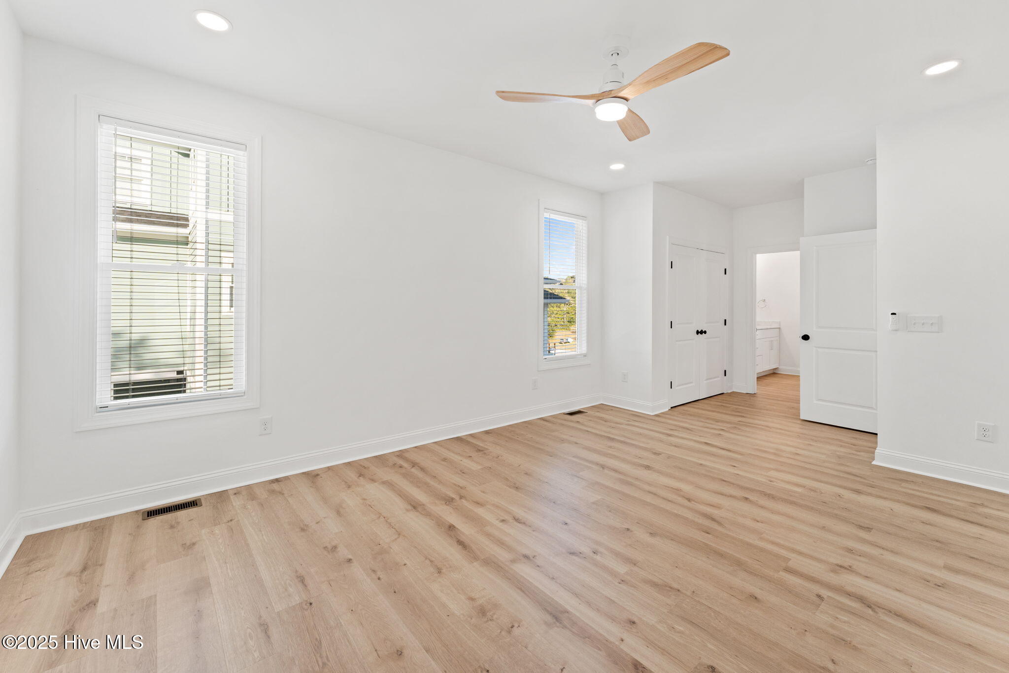 100539772 | Photo 20