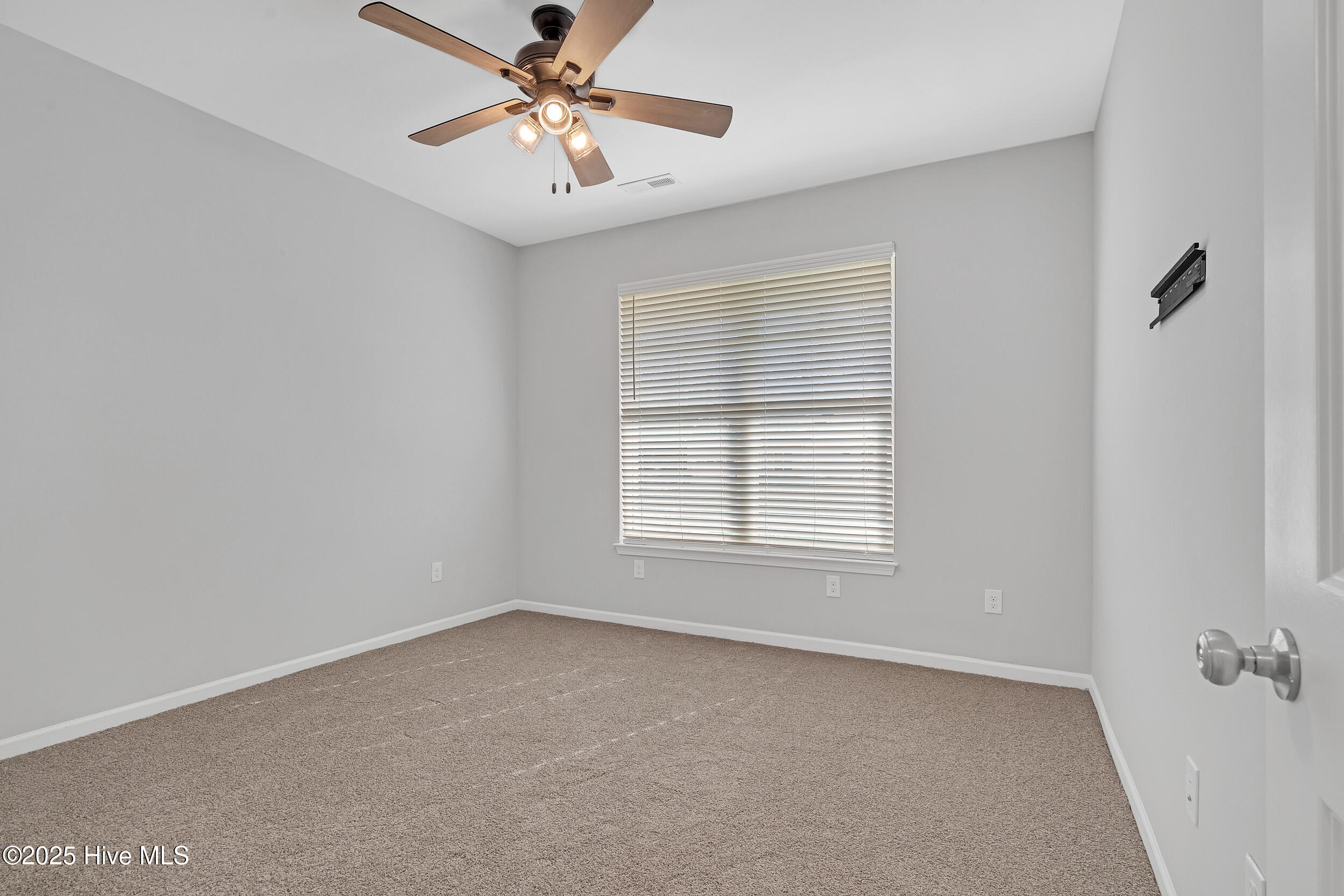 100544849 | Photo 30