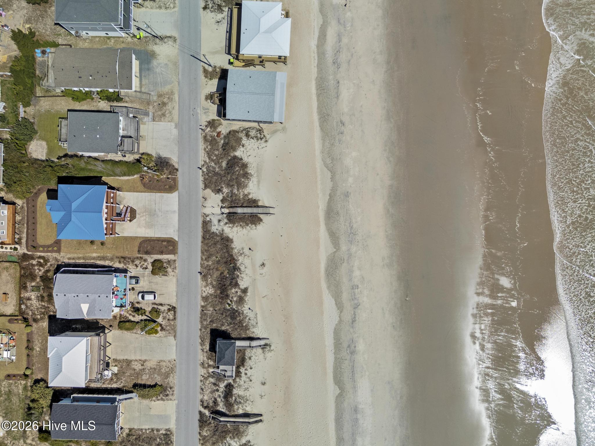 100562265 | Photo 35