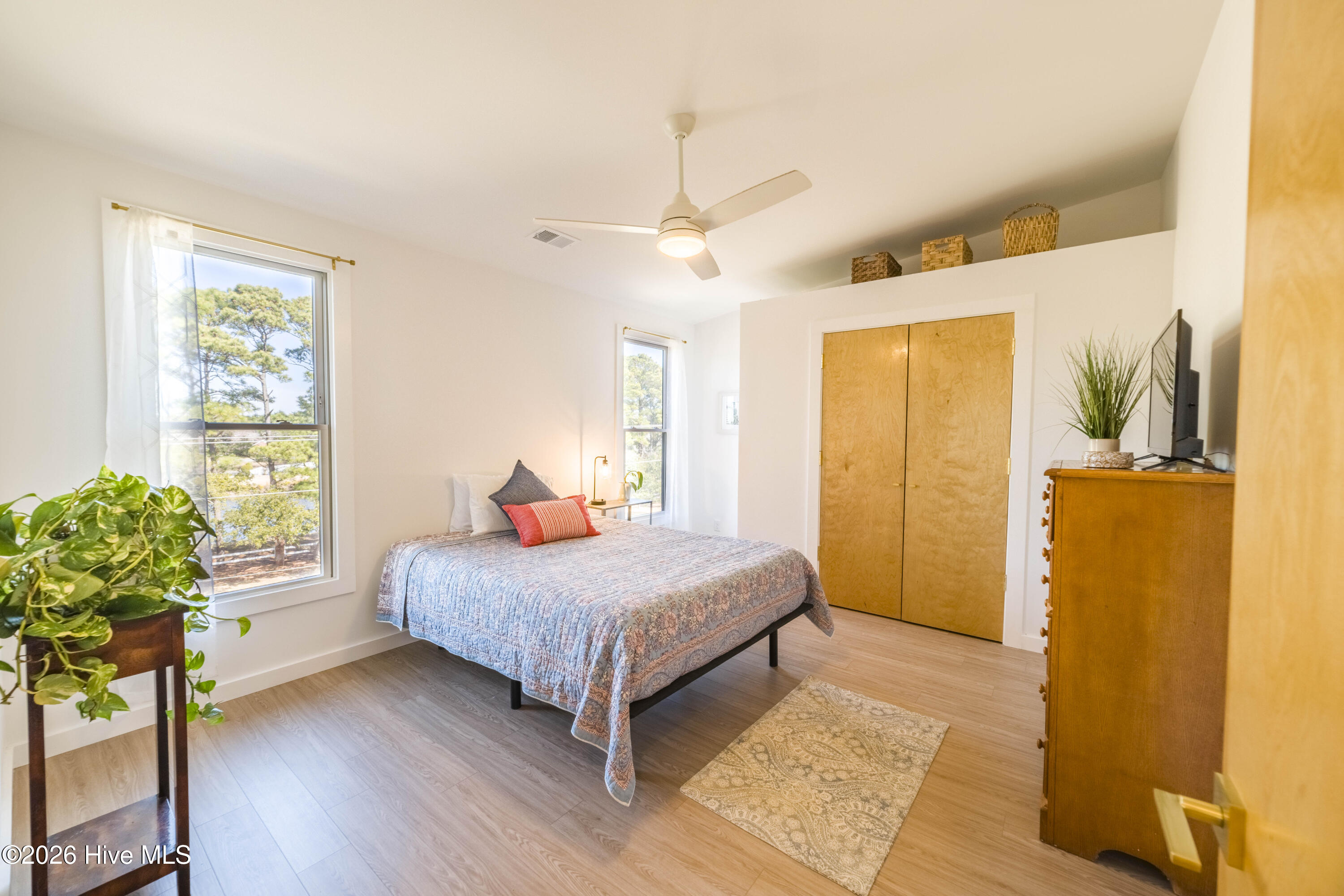 100554850 | Photo 43