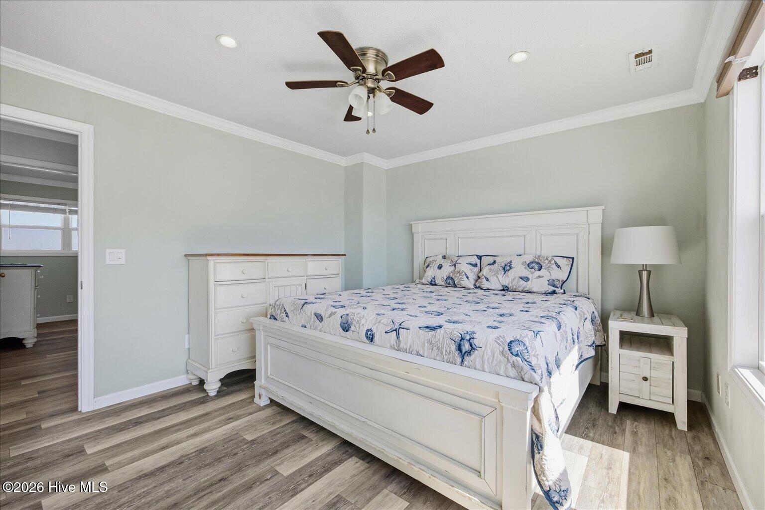 100570154 | Photo 59