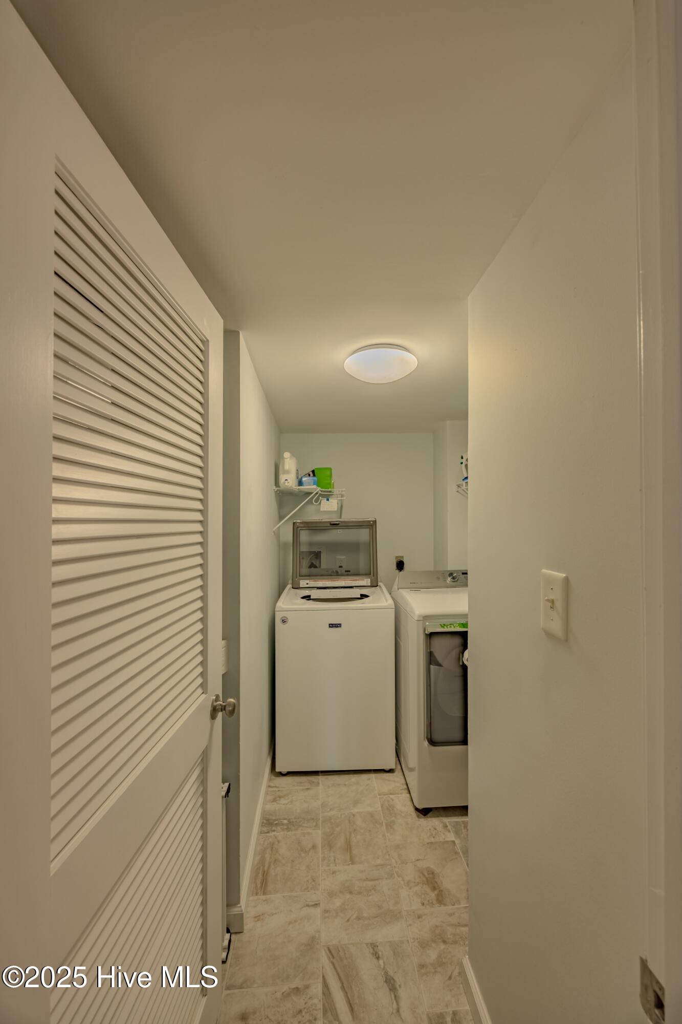 100569538 | Photo 46