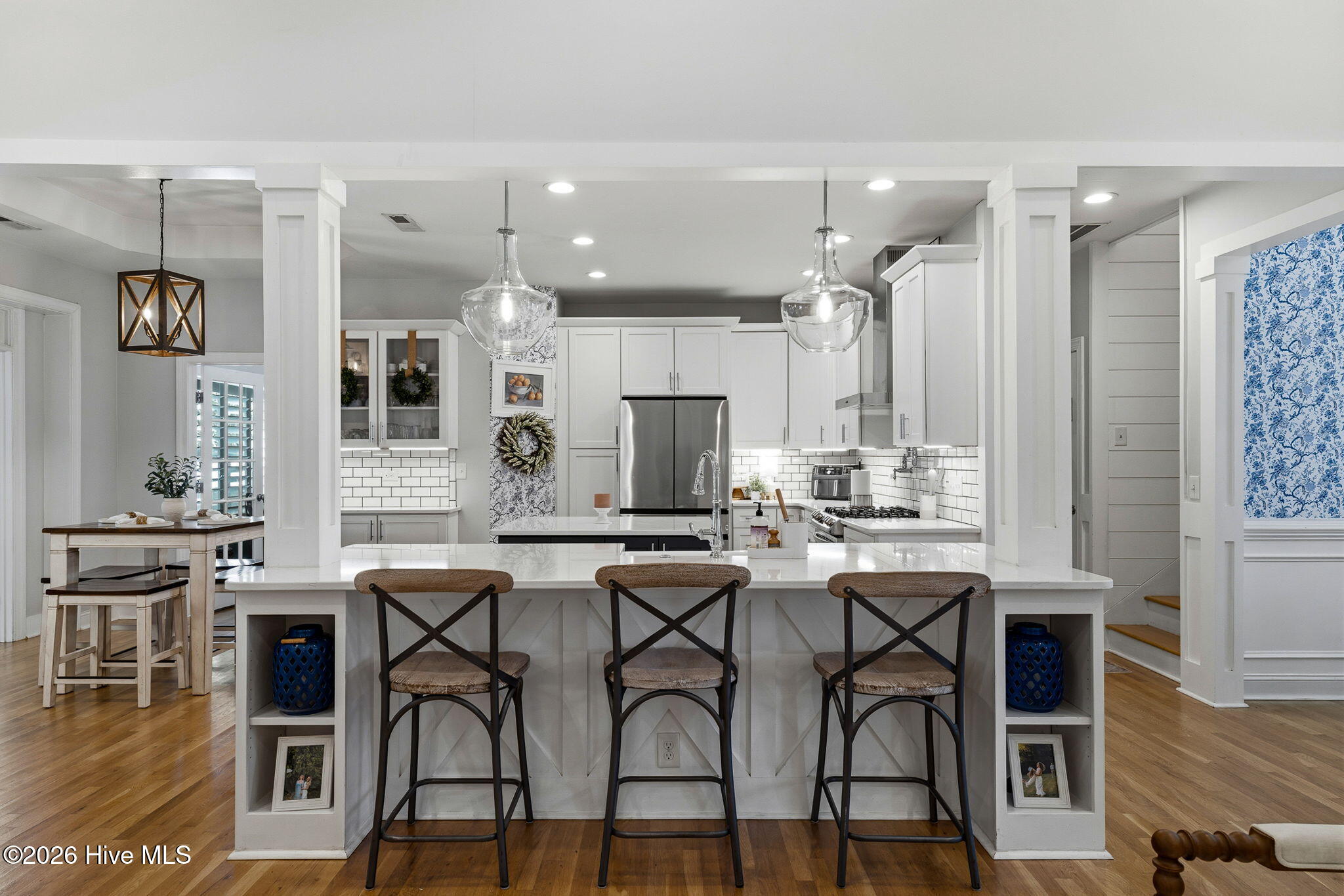 100561515 | Photo 25