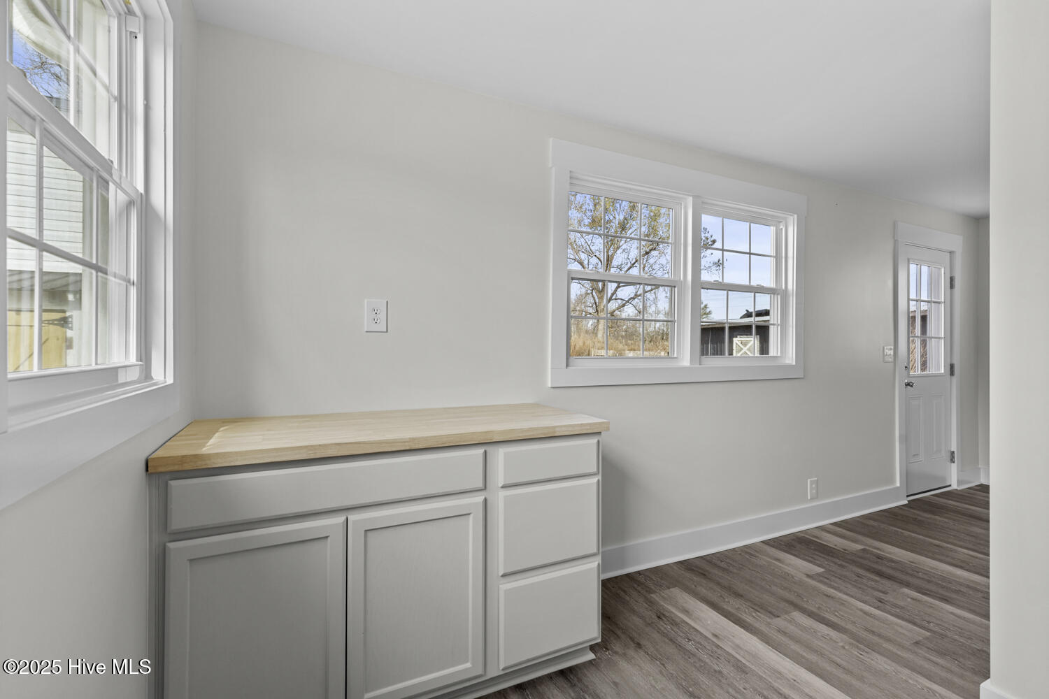 100544885 | Photo 14