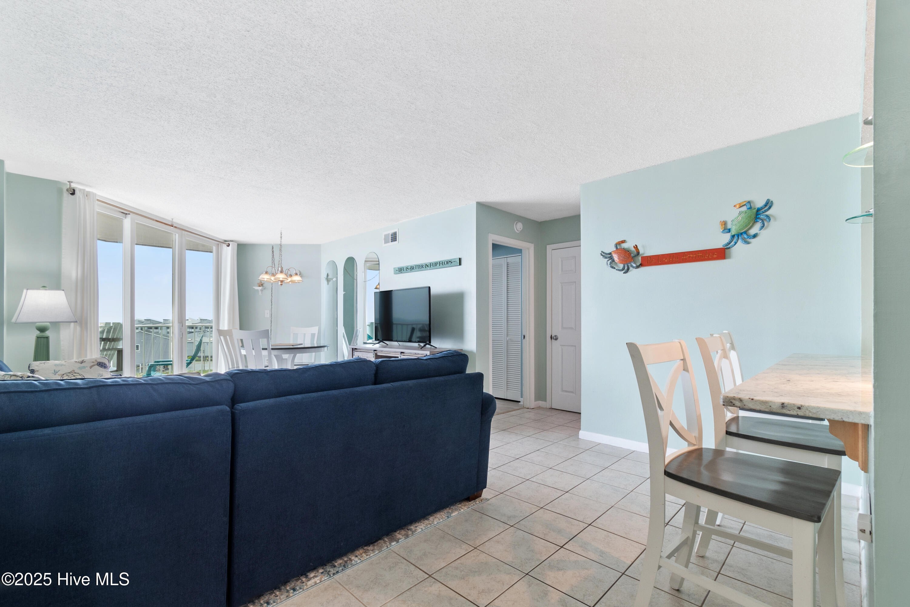 100508749 | Photo 13