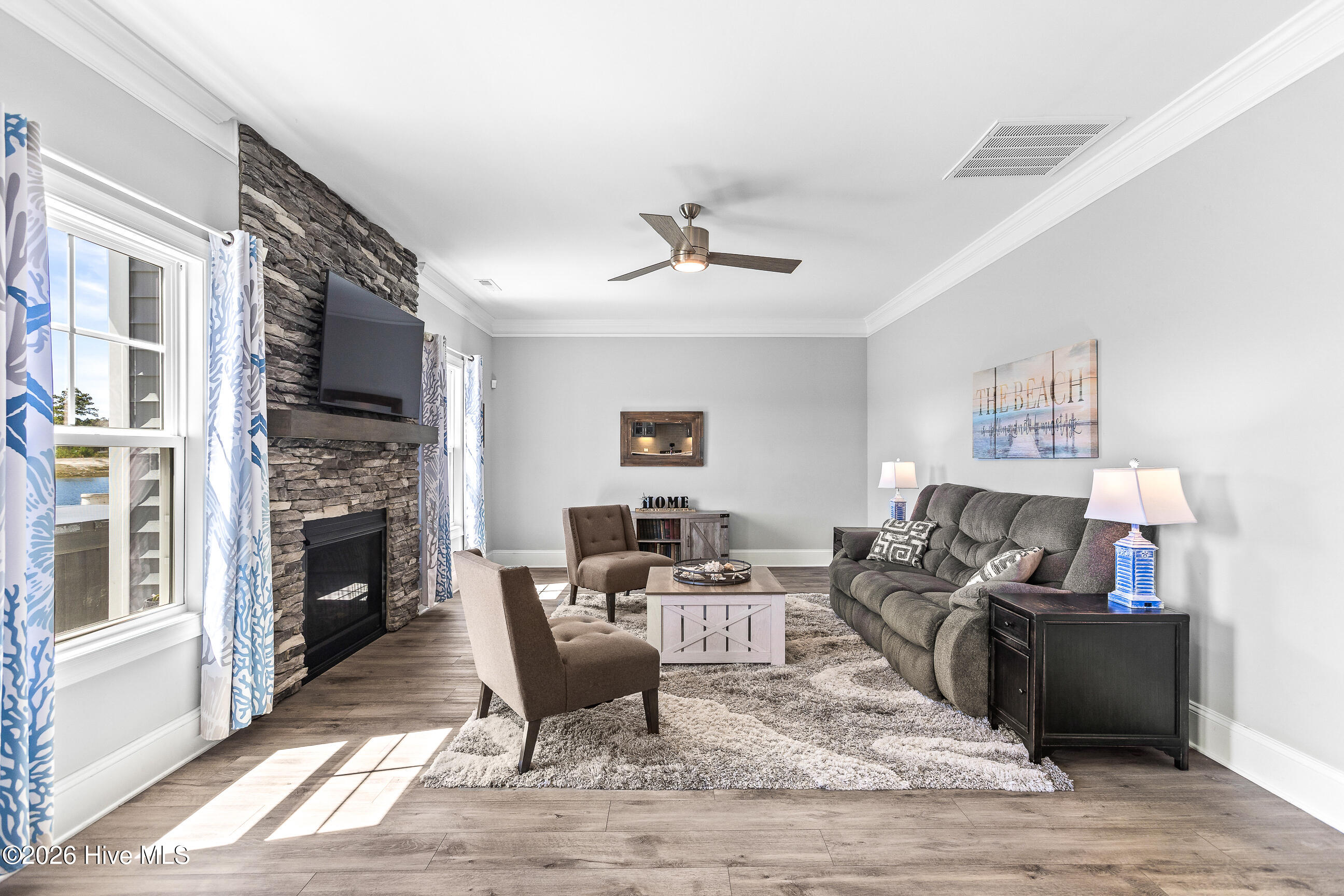 100563975 | Photo 20