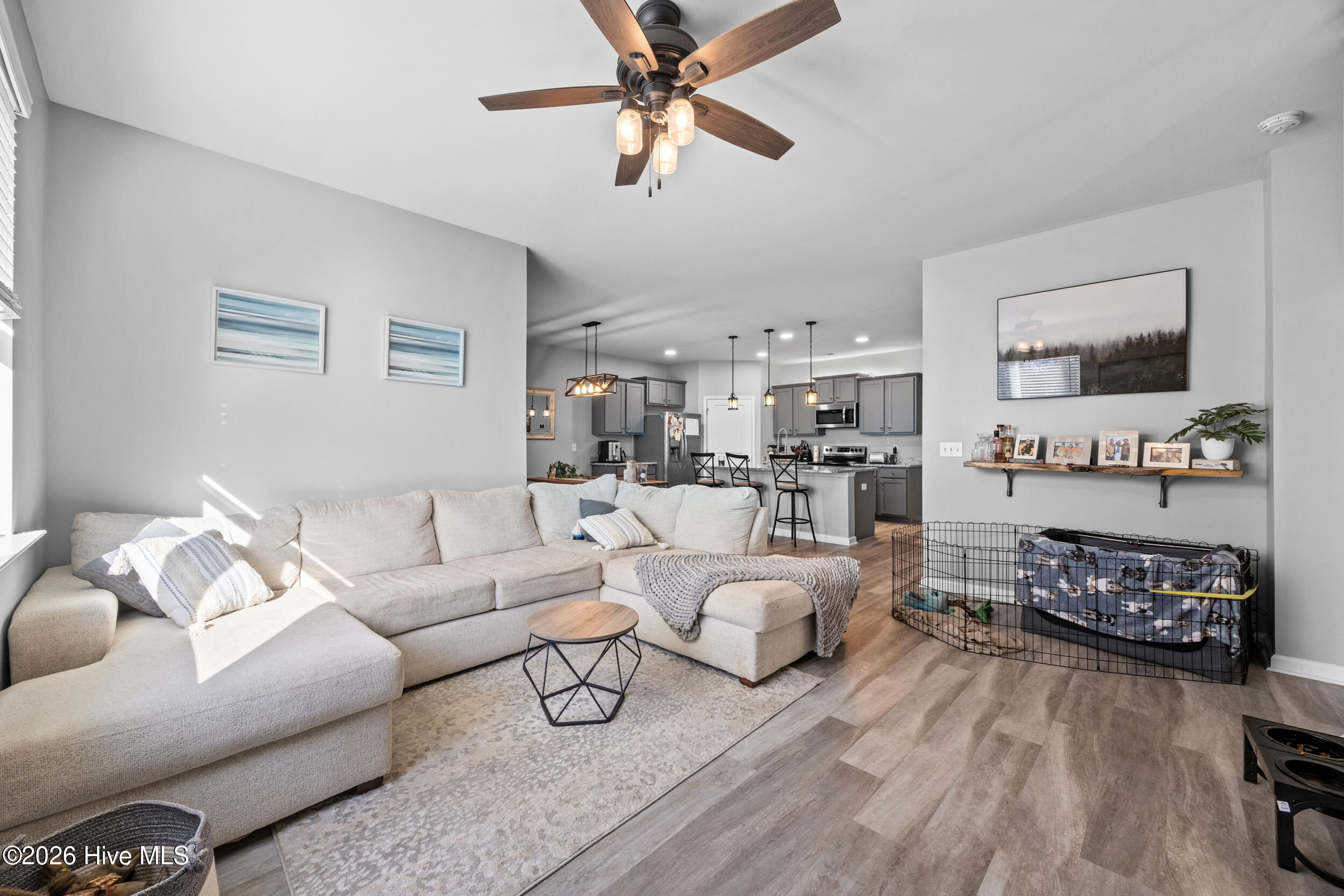 100561982 | Photo 24