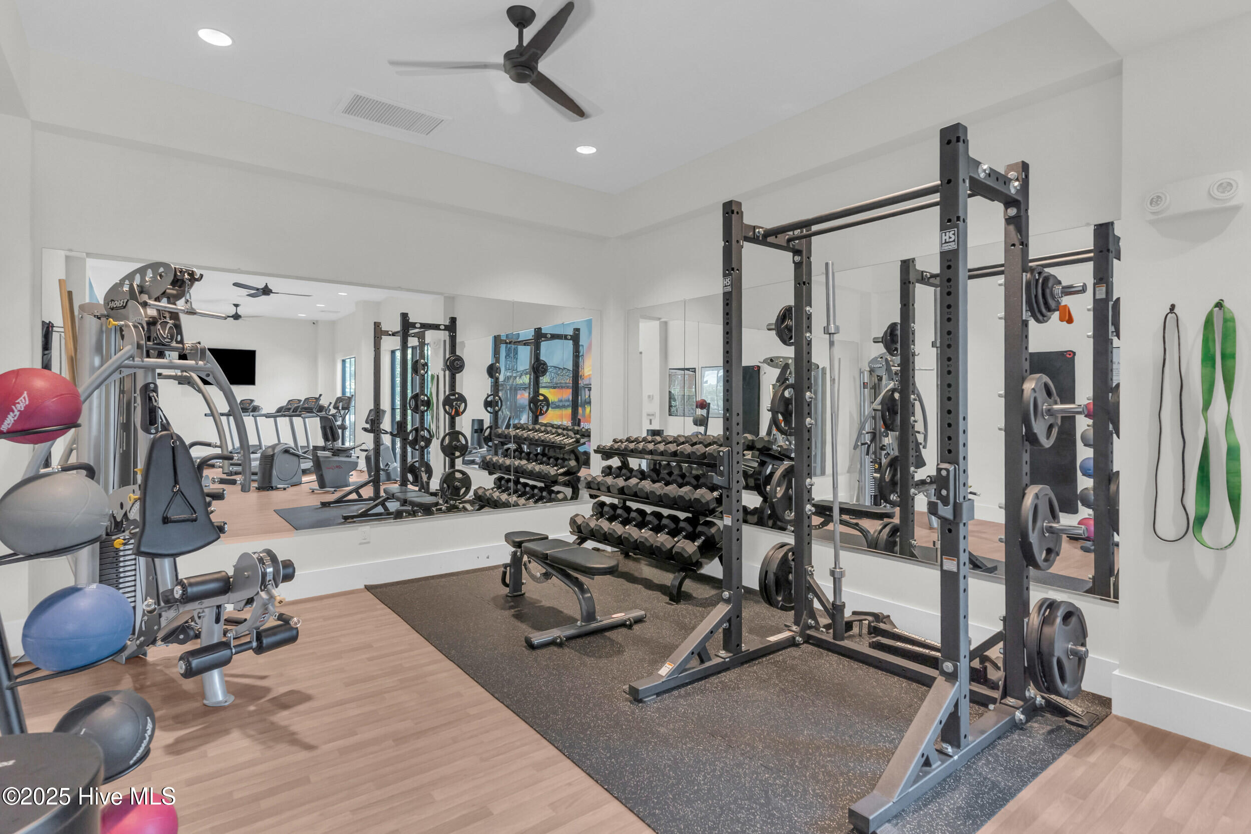 100546072 | Photo 28