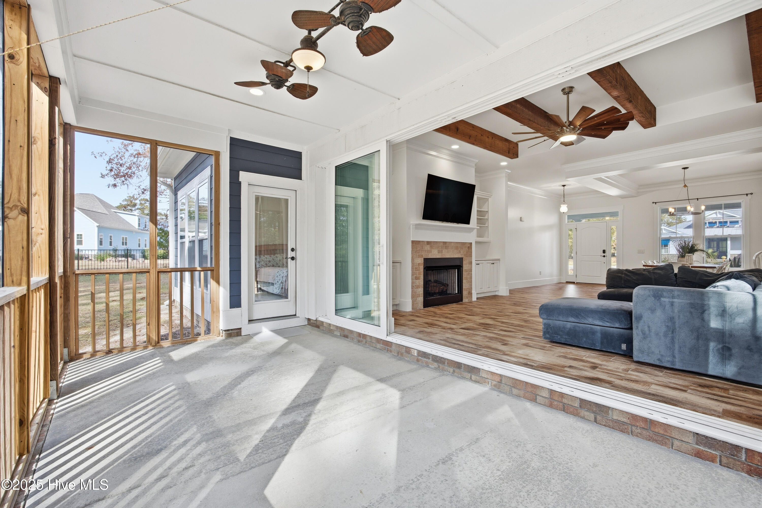 100541588 | Photo 17