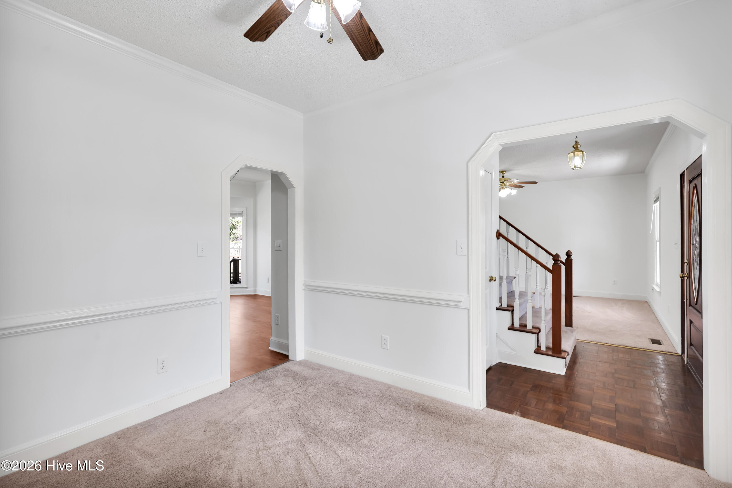 100570472 | Photo 11