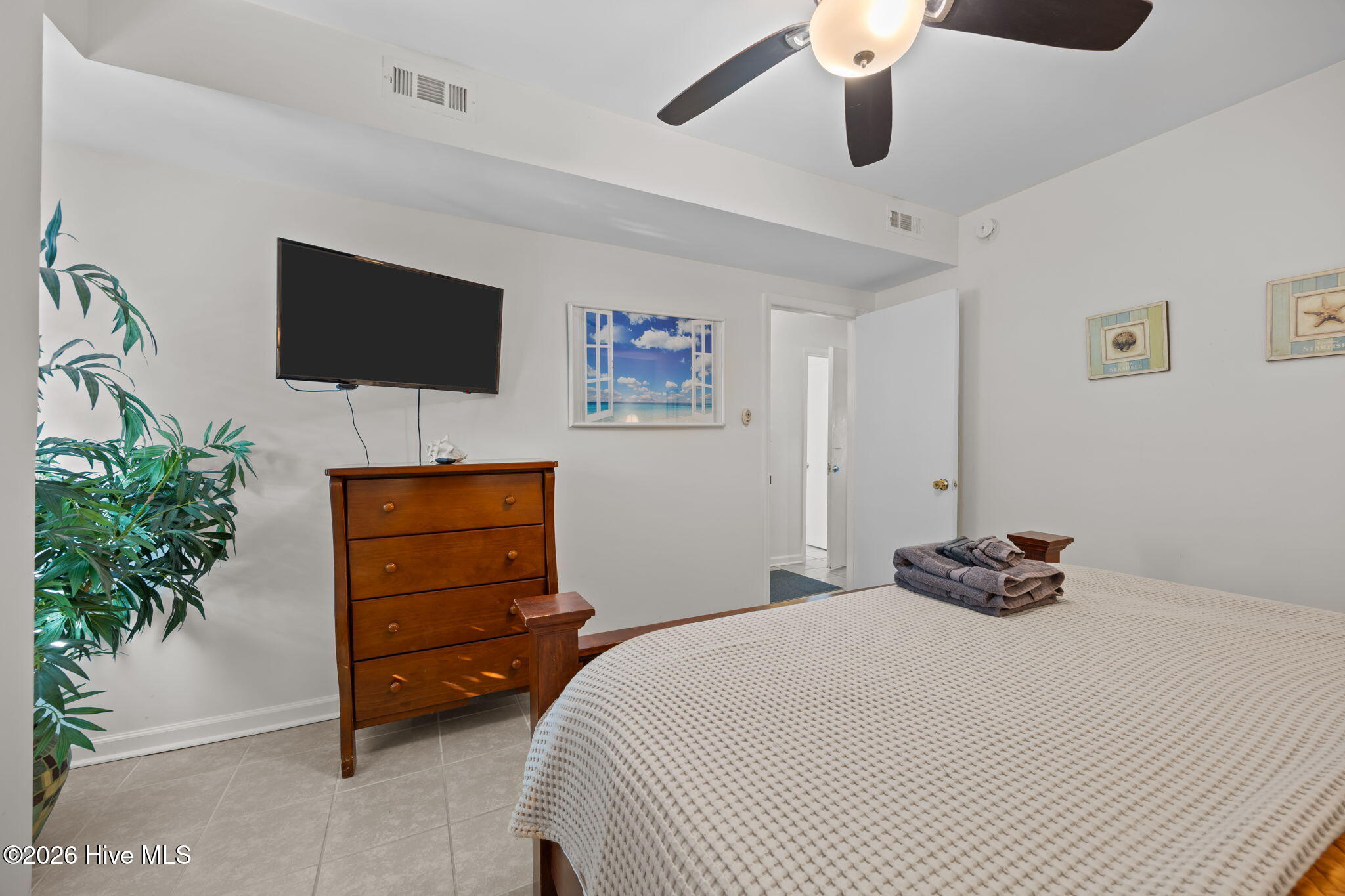 100552001 | Photo 17