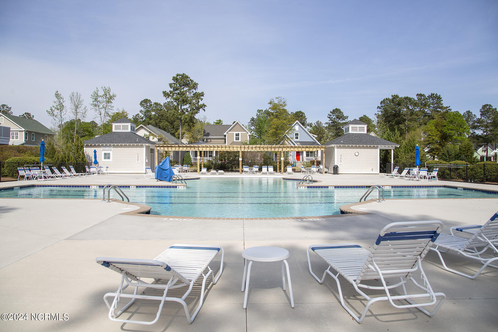 Riverbluffs pool 4.2021 L33A9502