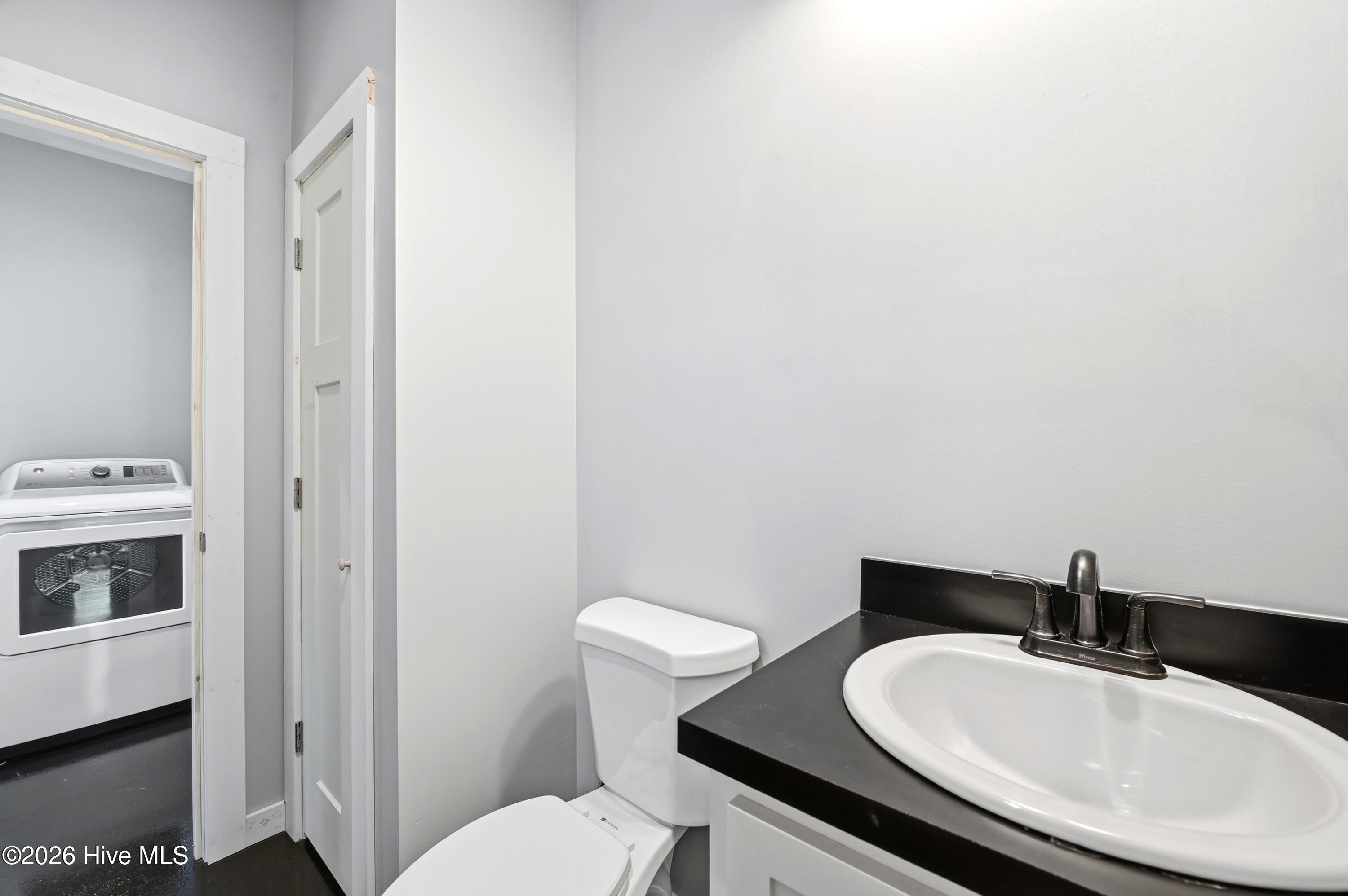 100570518 | Photo 25