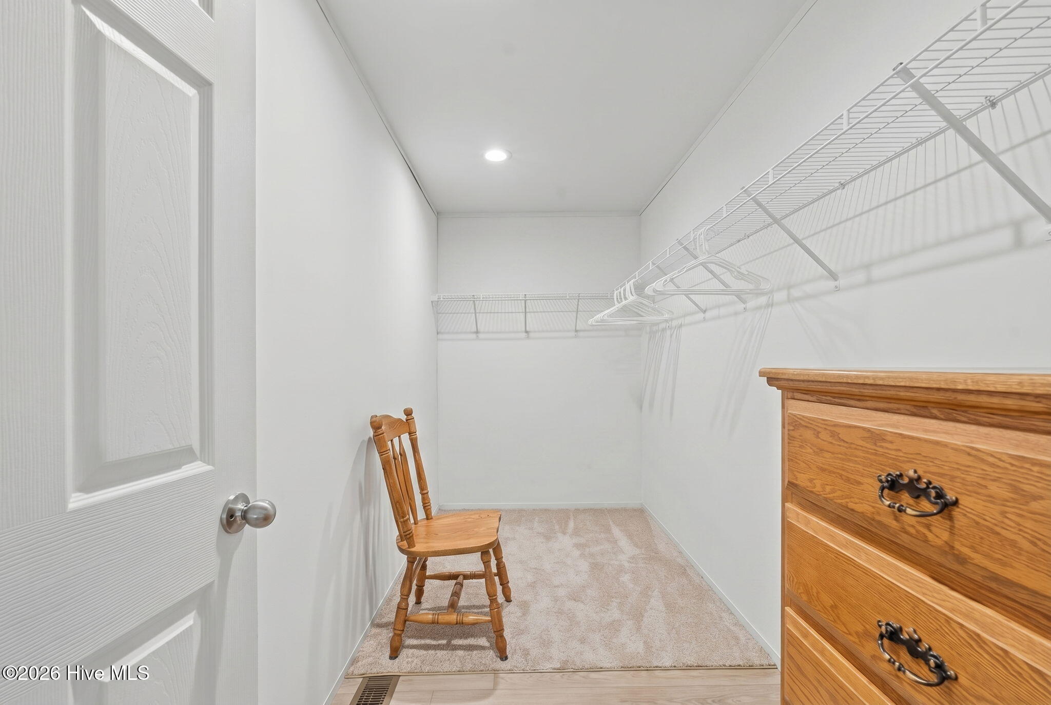 100567868 | Photo 18